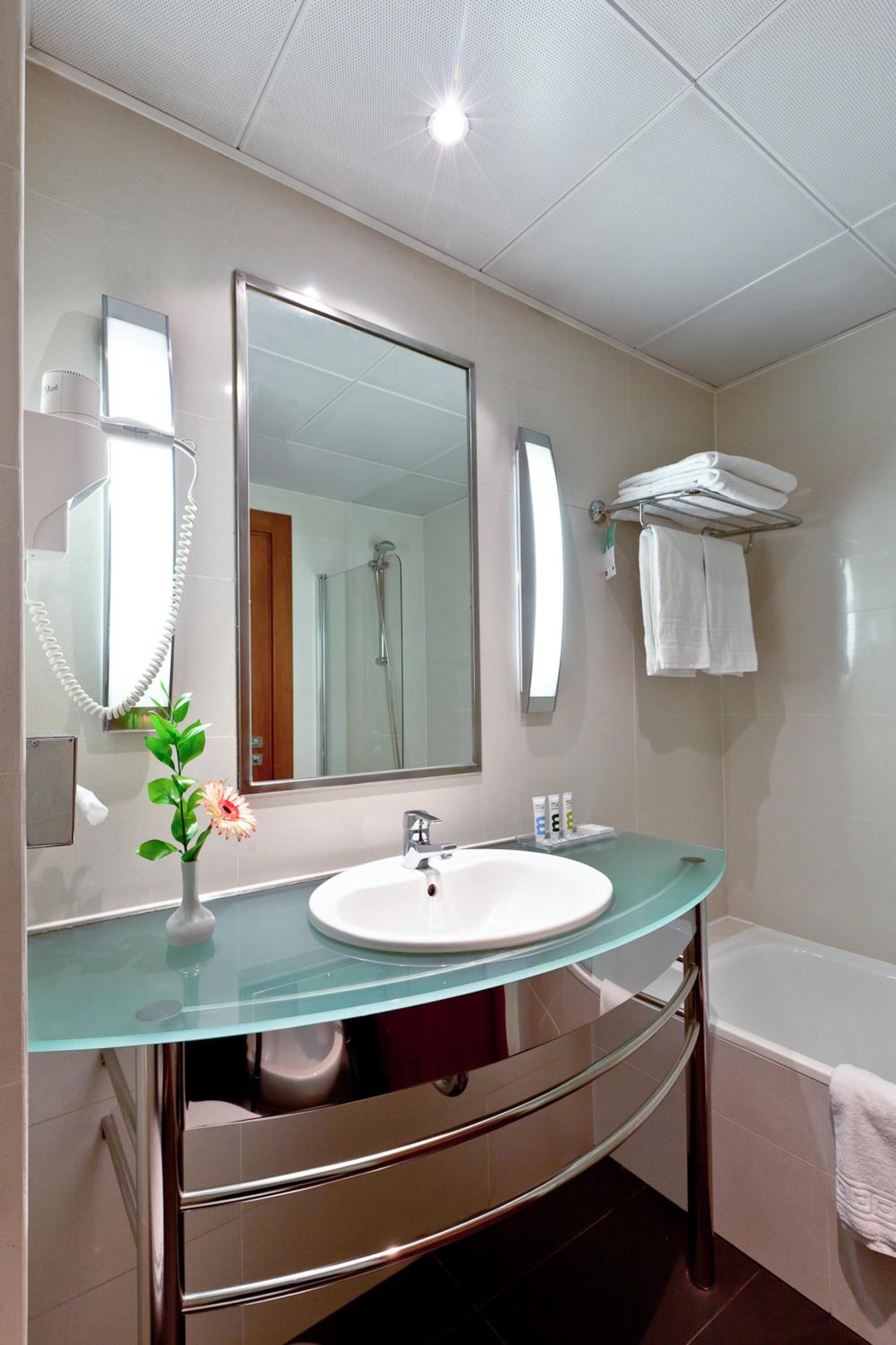 Superior Twin Room - Photo 4
