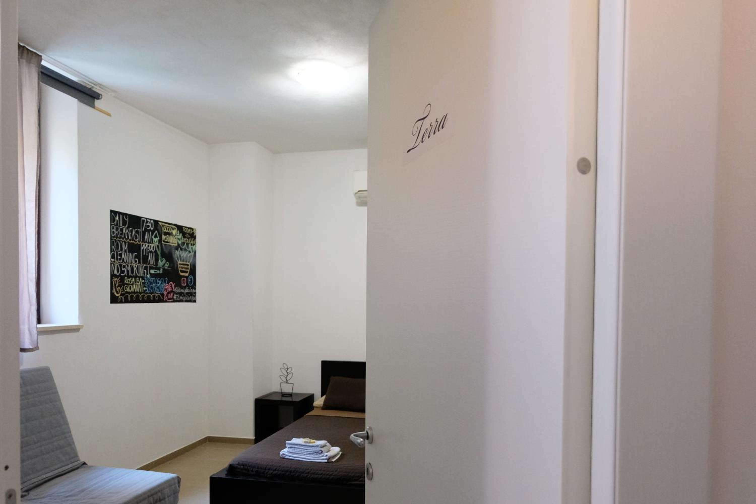Family Room (2 Adults + 2 Children) photo 1