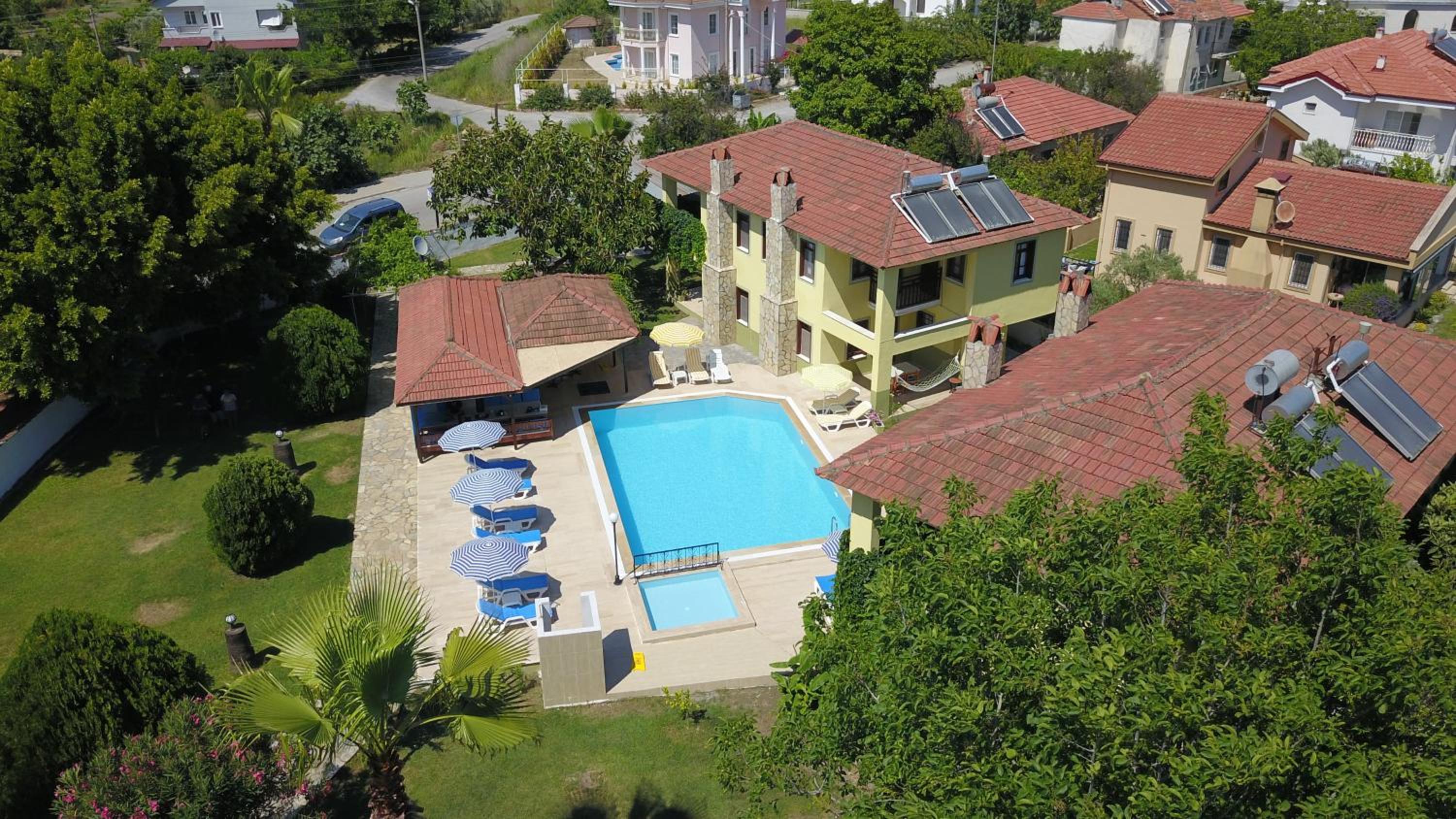 Villa with Direct Pool Access photo 2