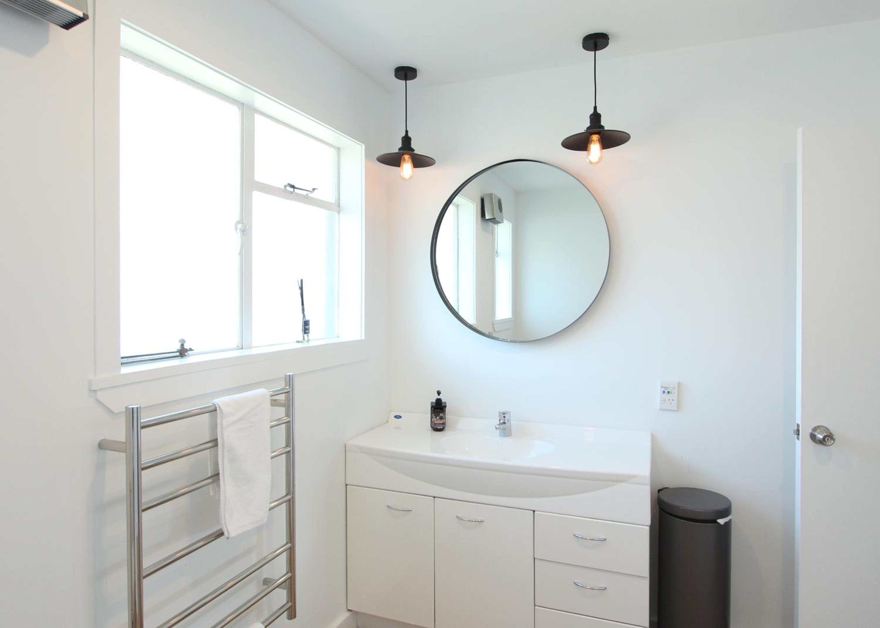 Four-Bedroom House - Photo 16