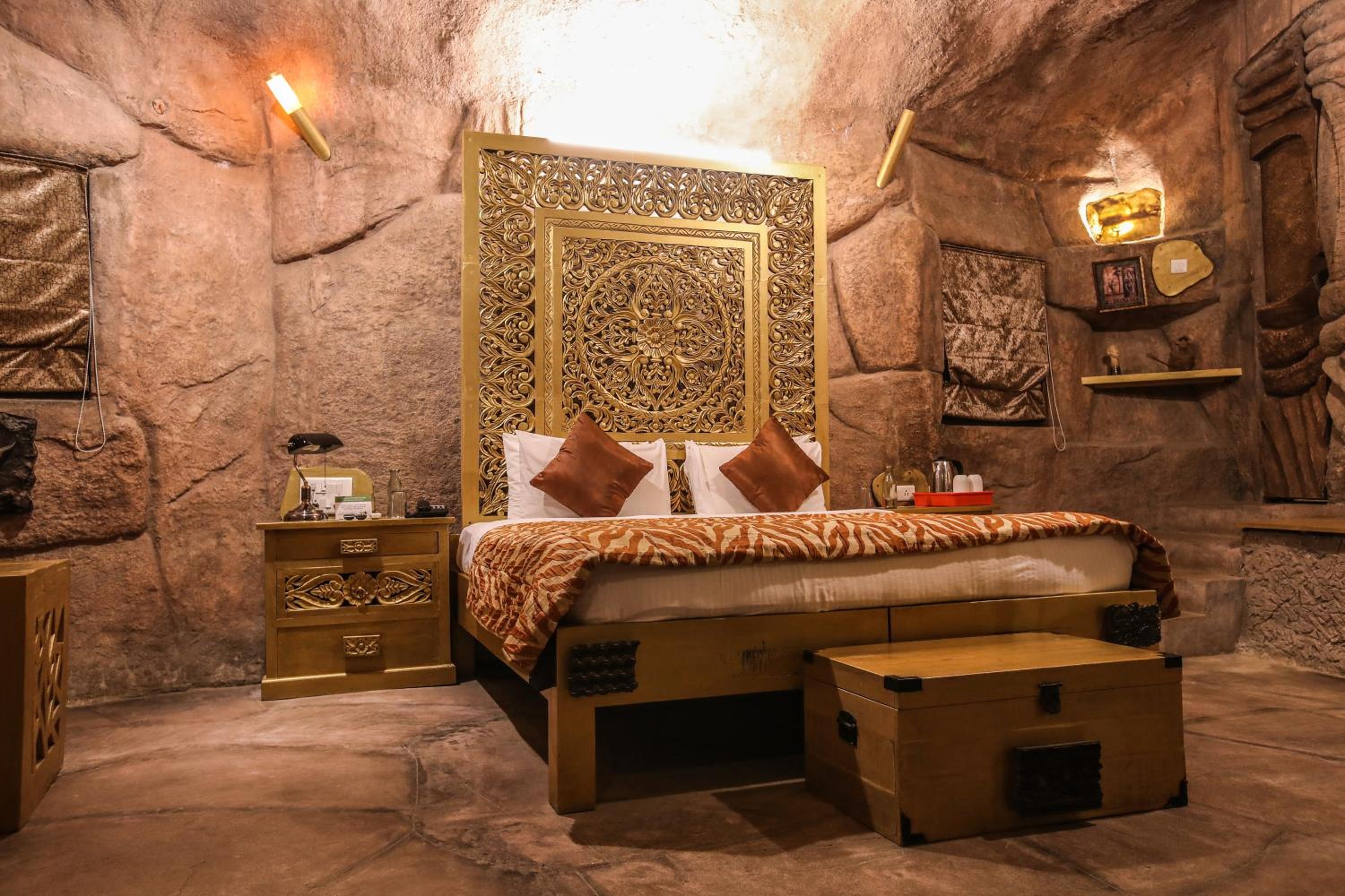 Cave Room - Photo 1