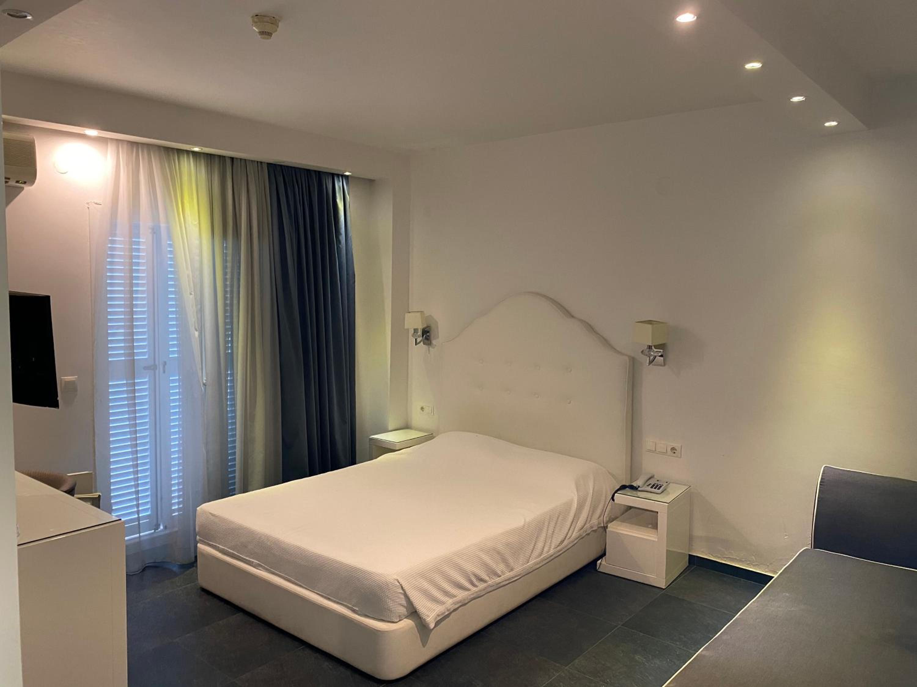 Double or Twin Room photo 1