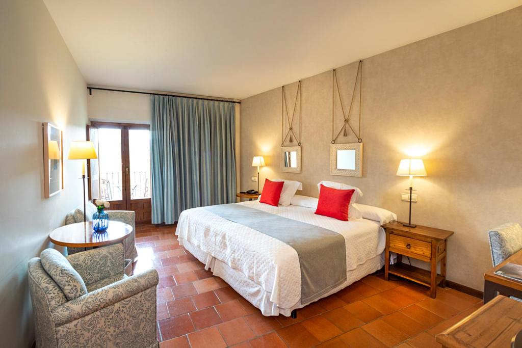 Double Room with Mountain View - Photo 4