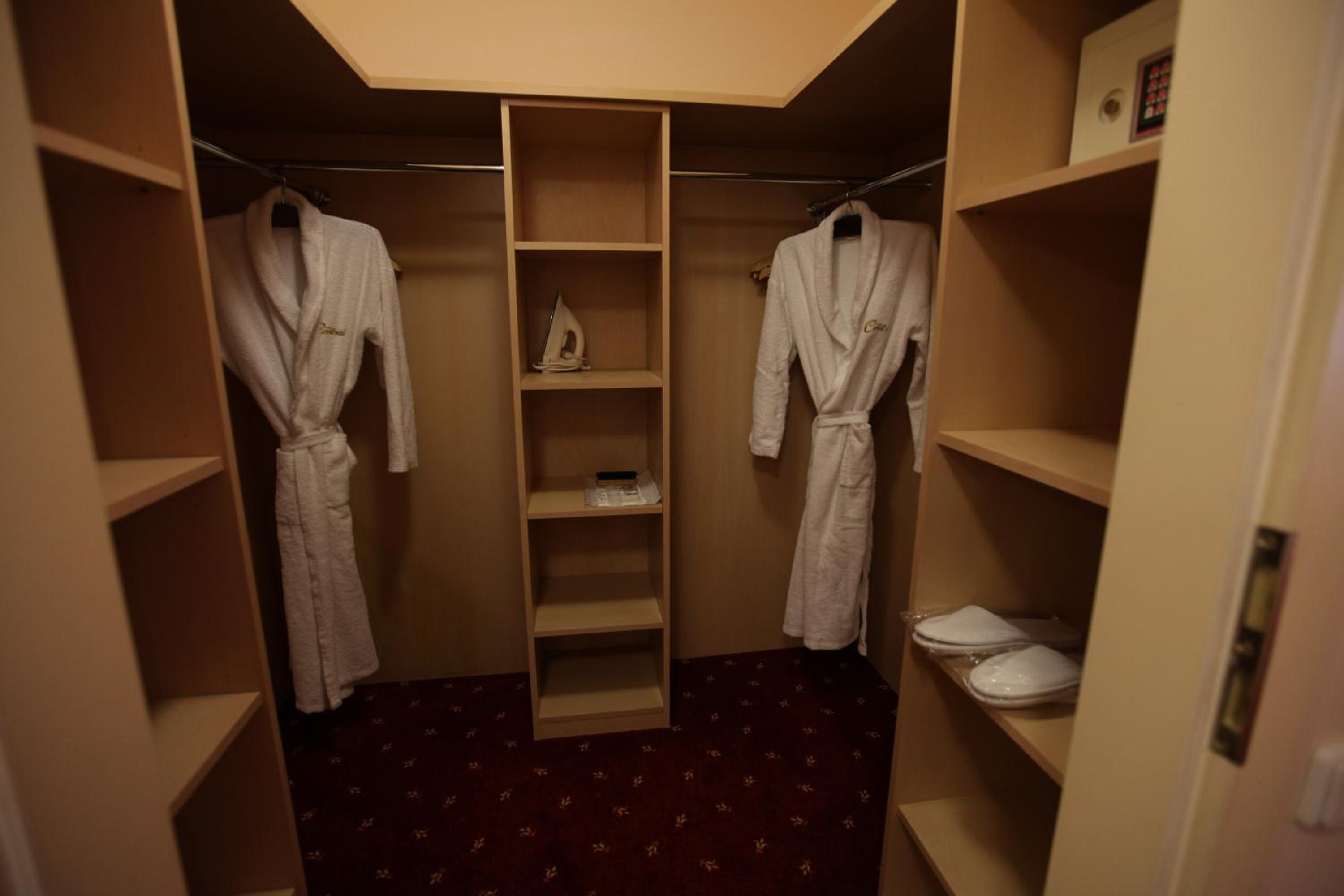 Deluxe Double Room - Photo 4