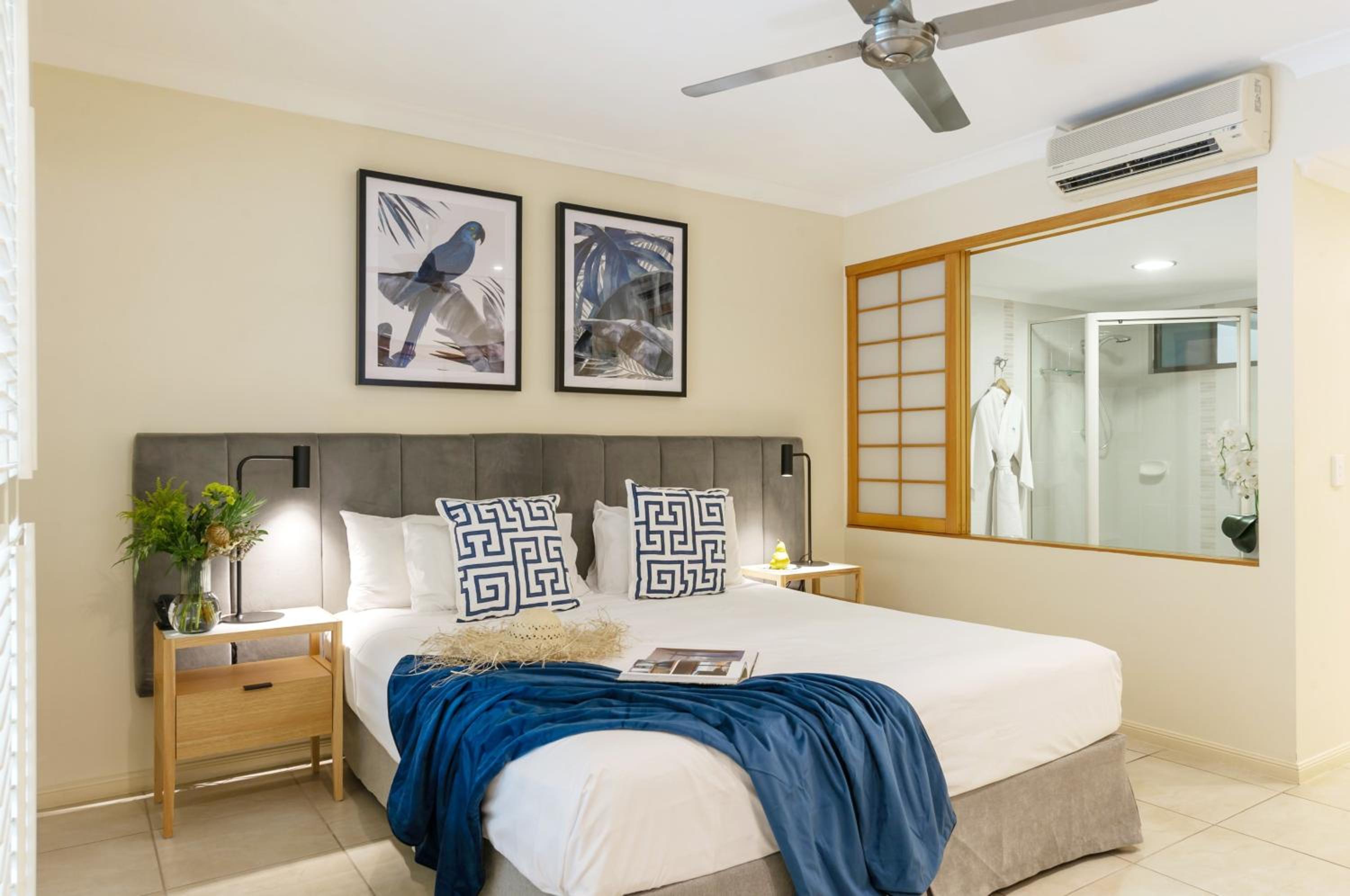 One-Bedroom Apartment with Pool View