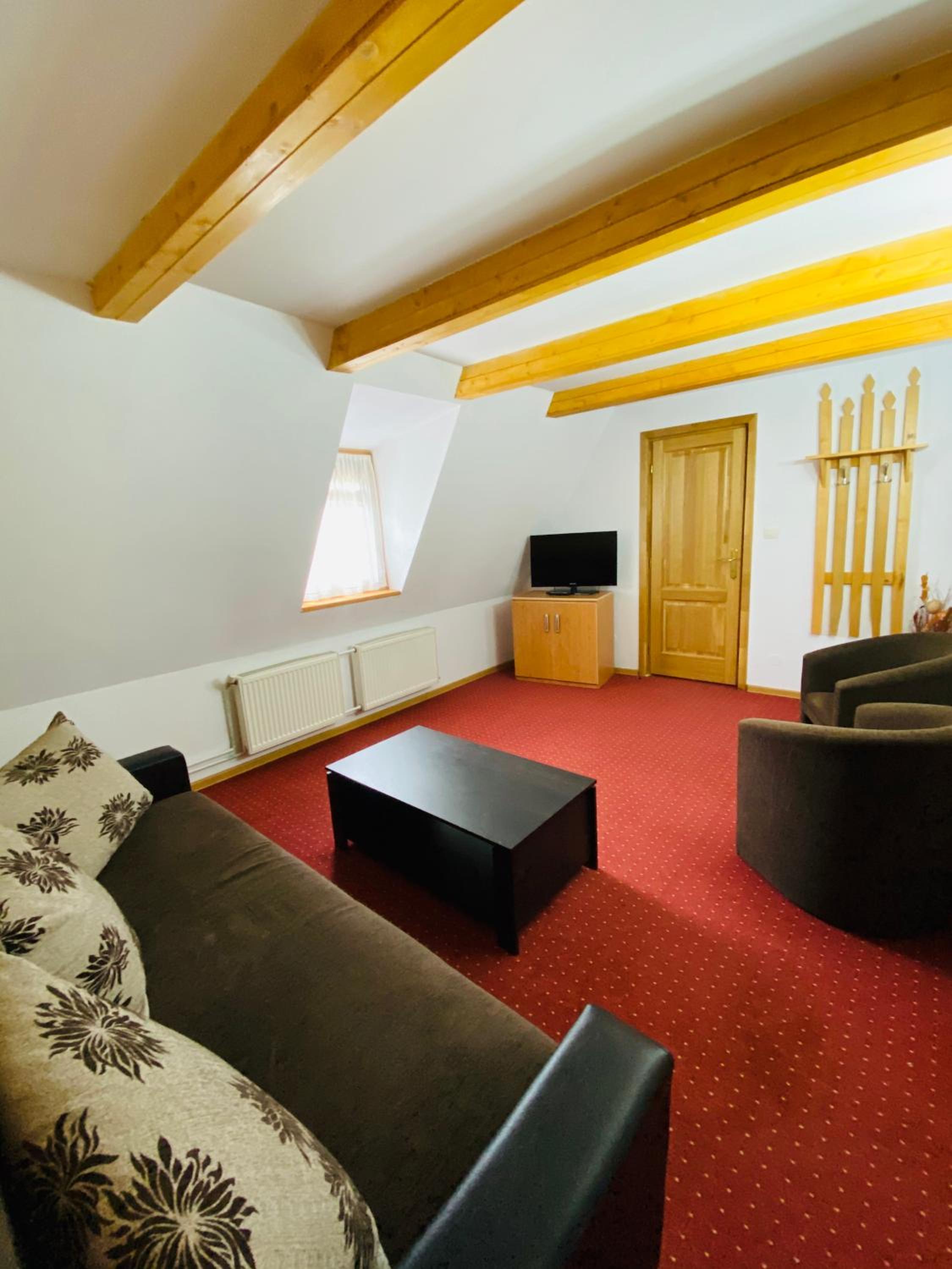 Double Room - Photo 12