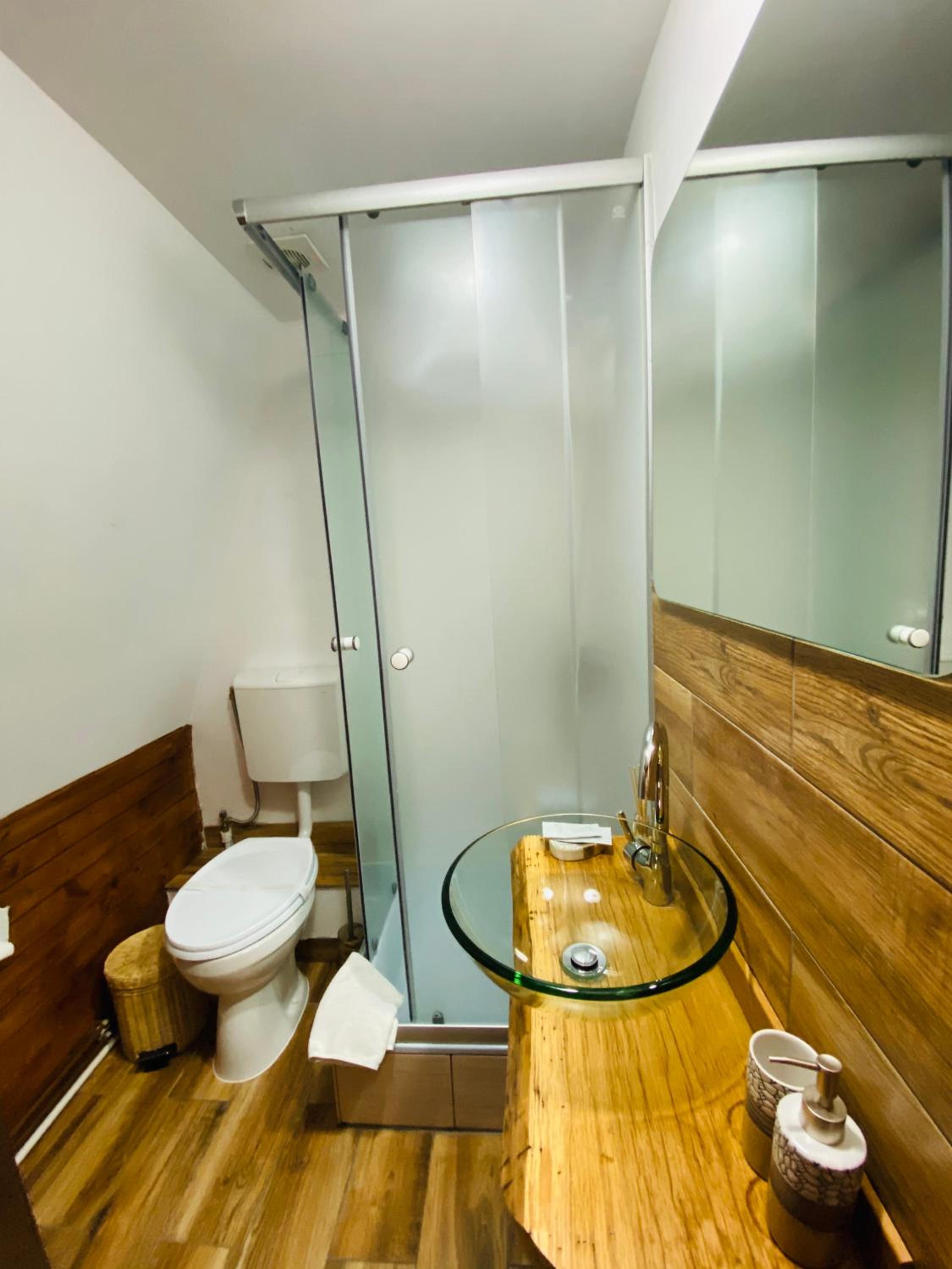 One-Bedroom Suite - Photo 14