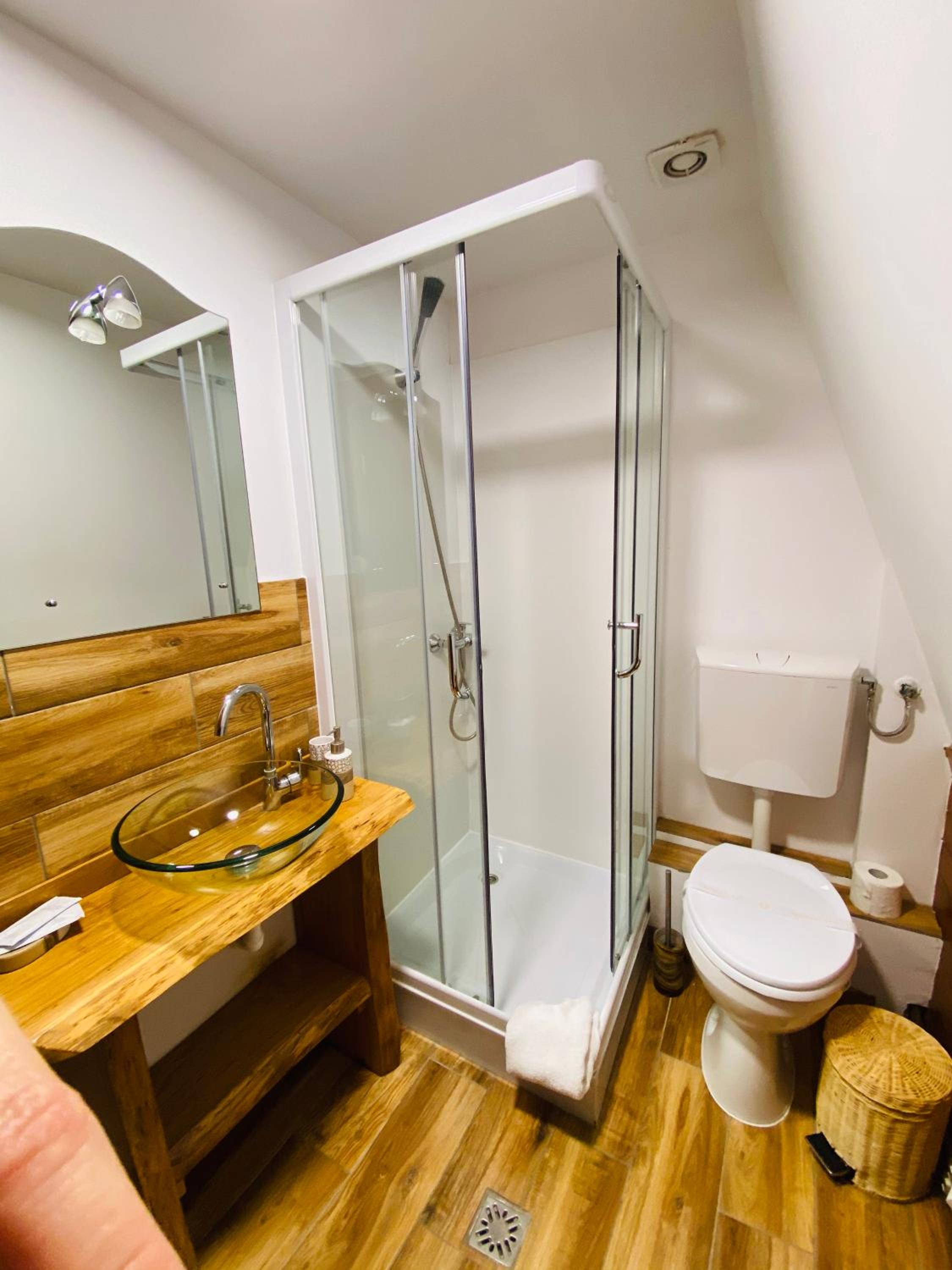 Double Room - Photo 7