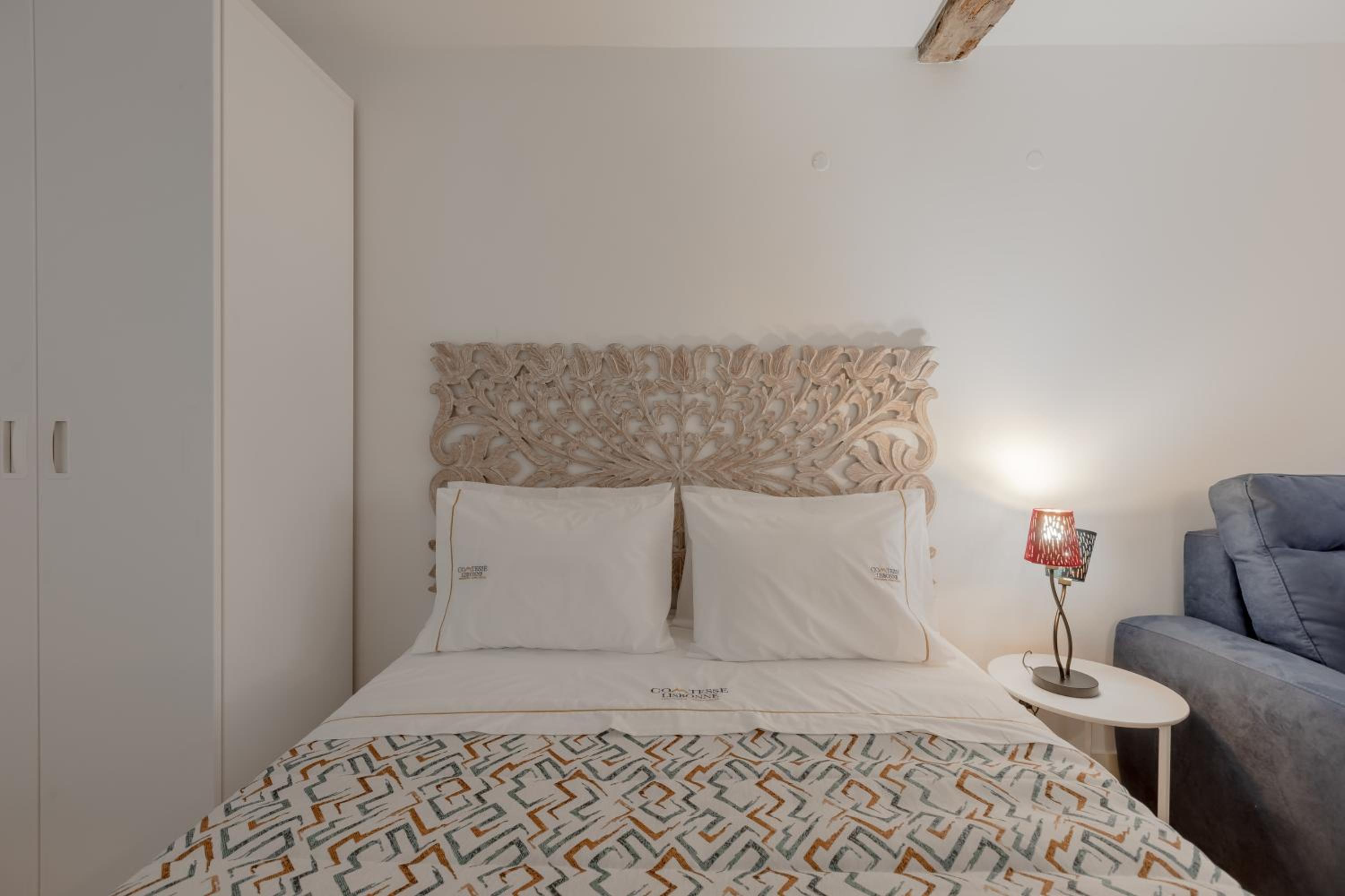 Studio with Sofa Bed - Photo 9