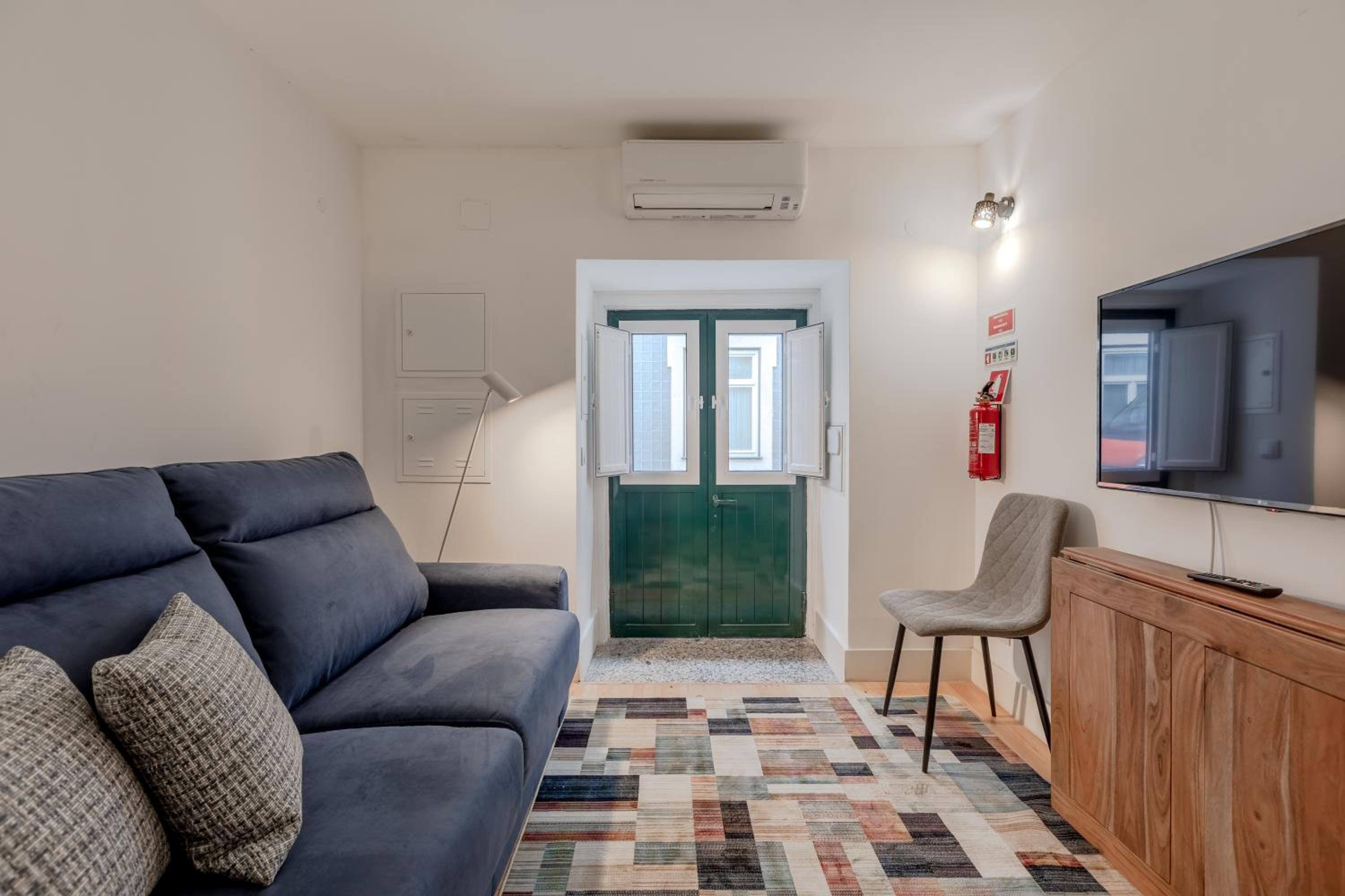 Studio with Sofa Bed - Photo 4