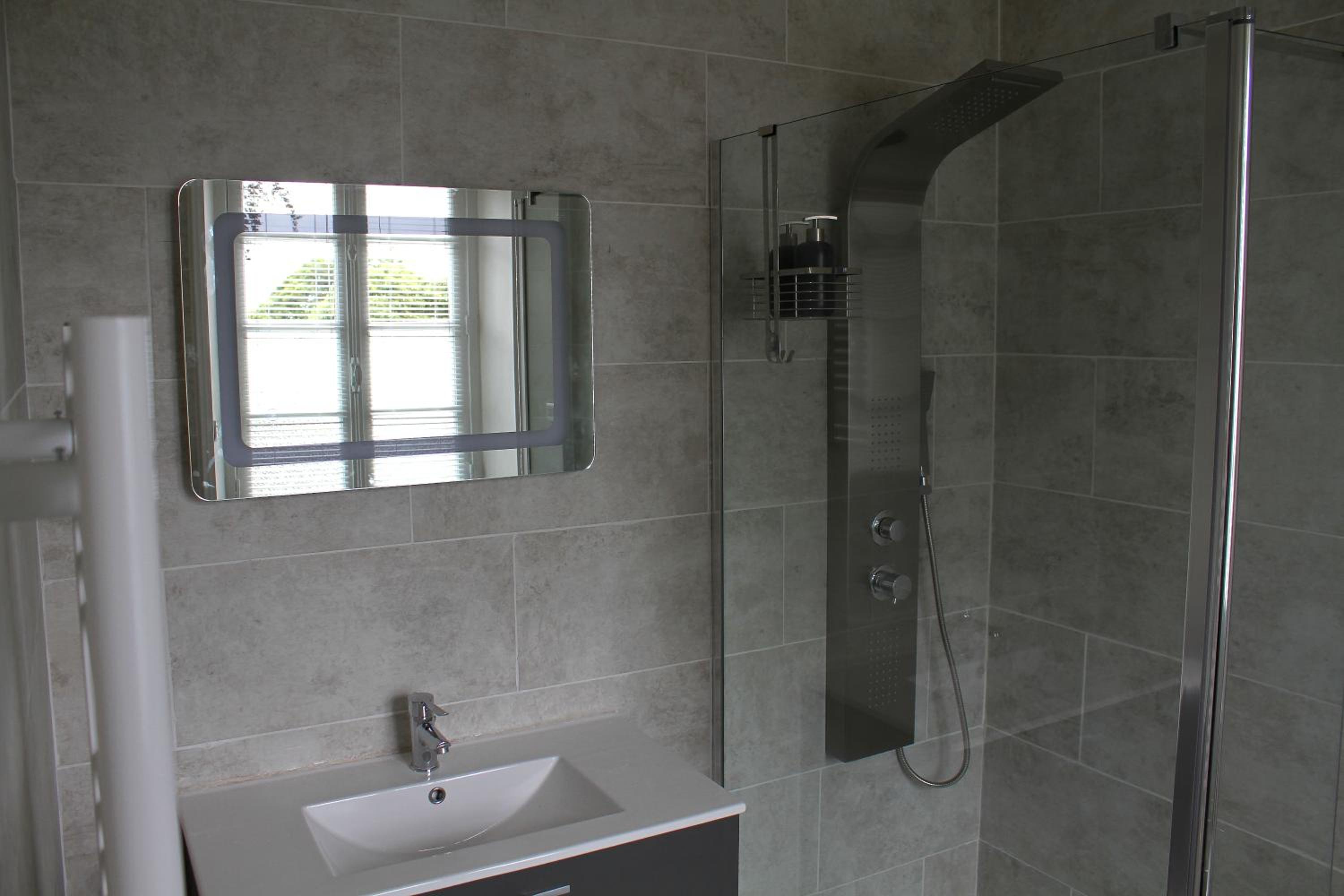 Superior King Suite - Photo 1