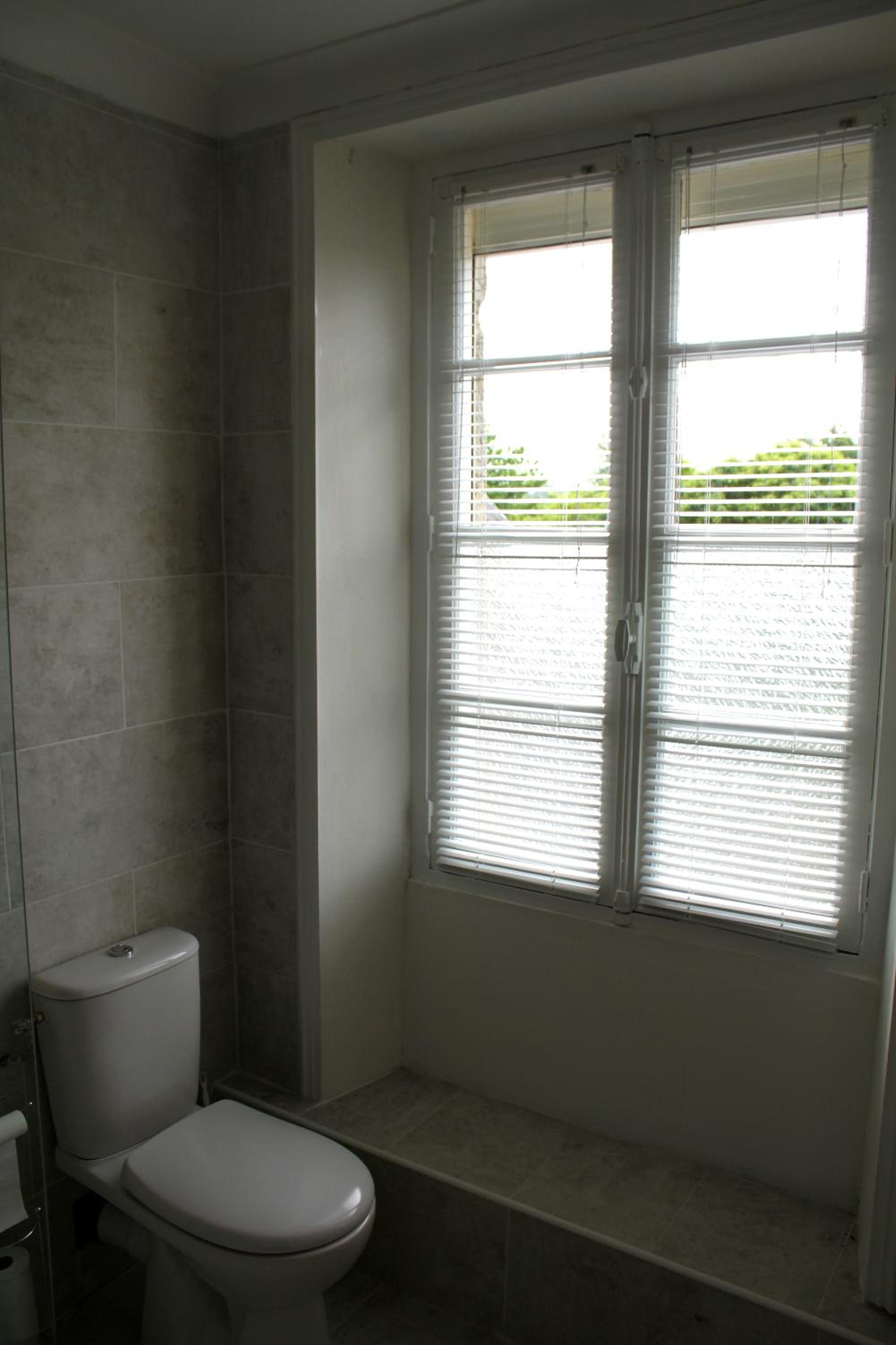 Superior King Suite - Photo 3