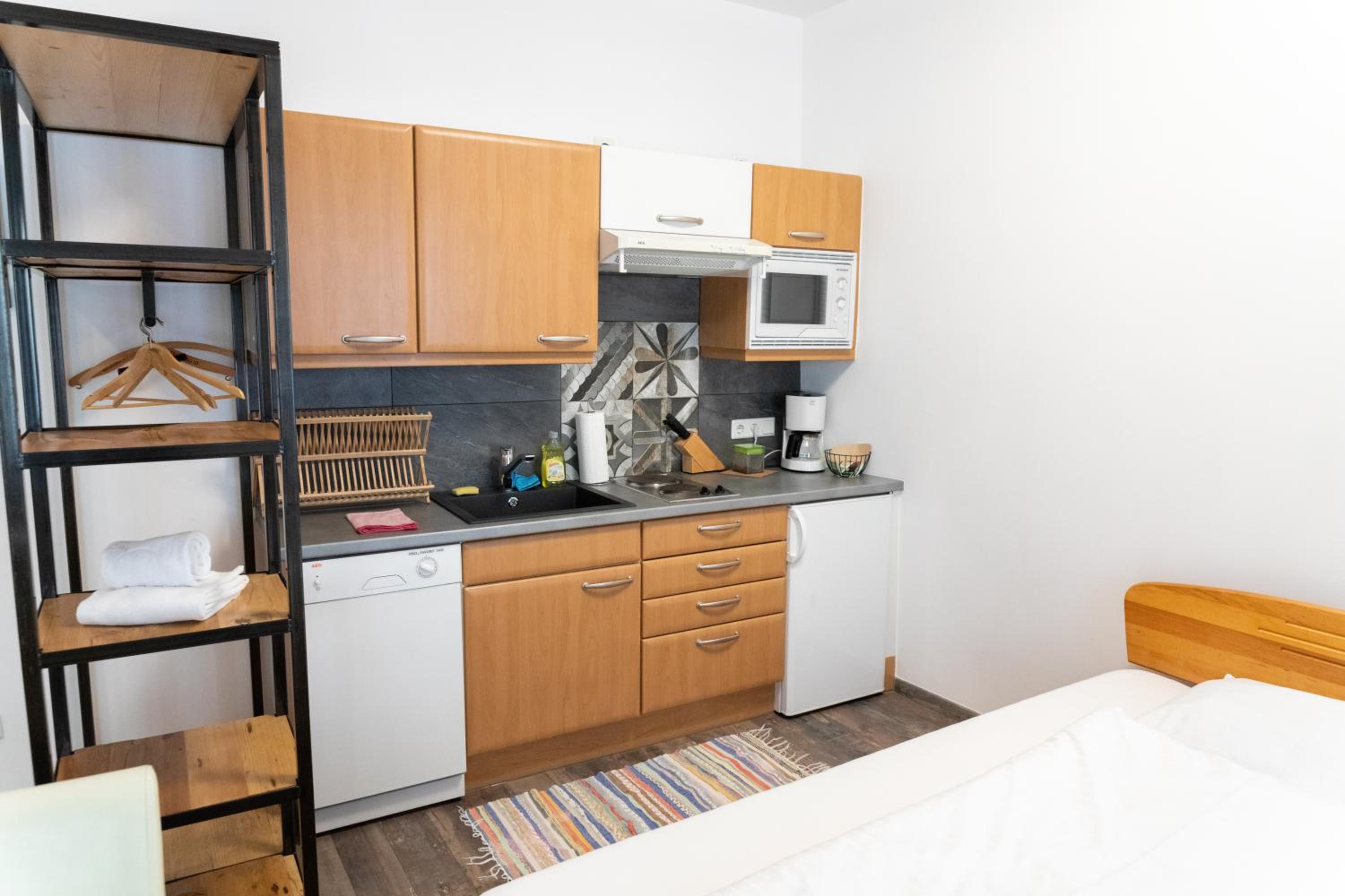 Apartment 4 photo 3