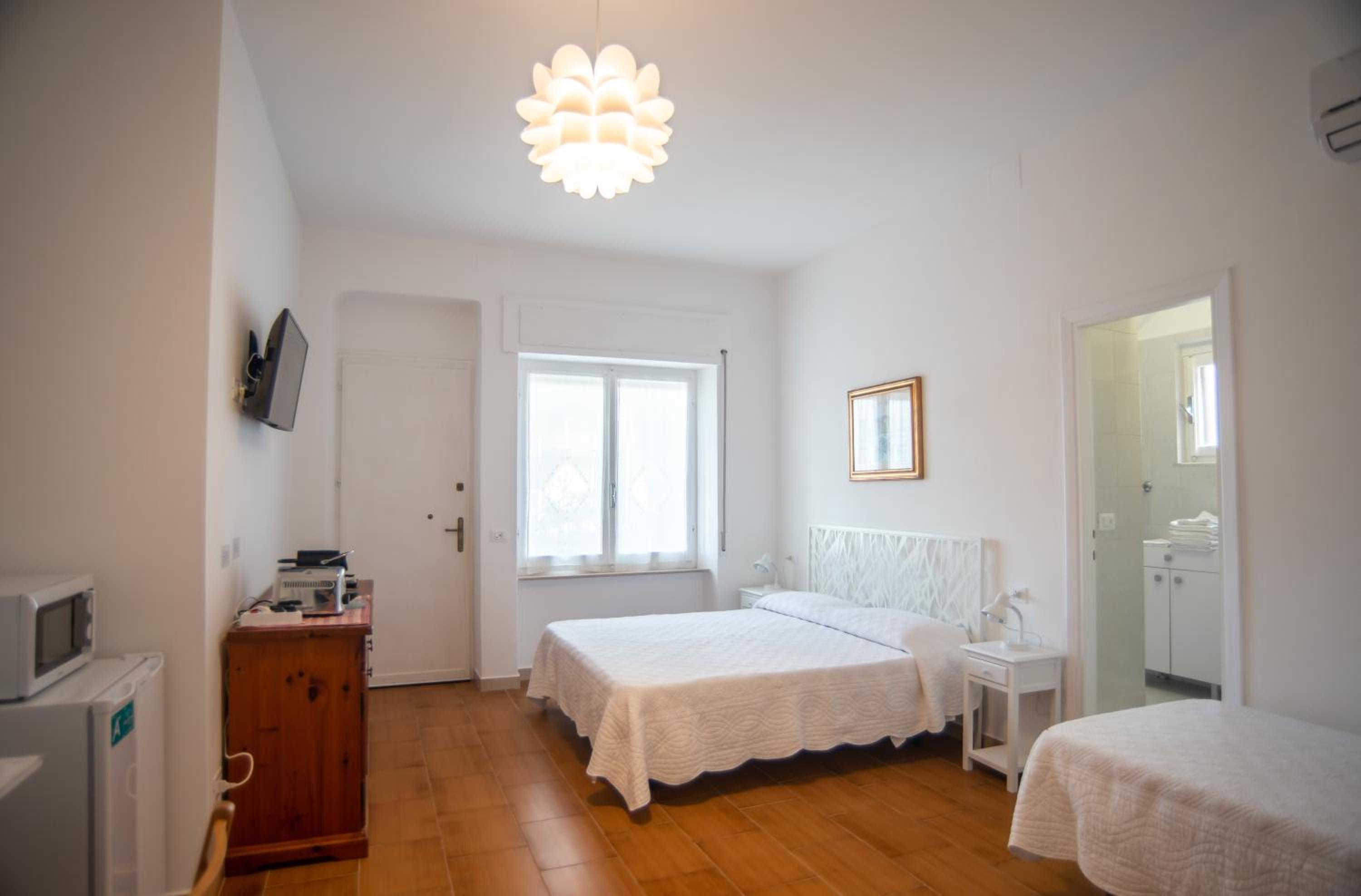 Basic Triple Room
