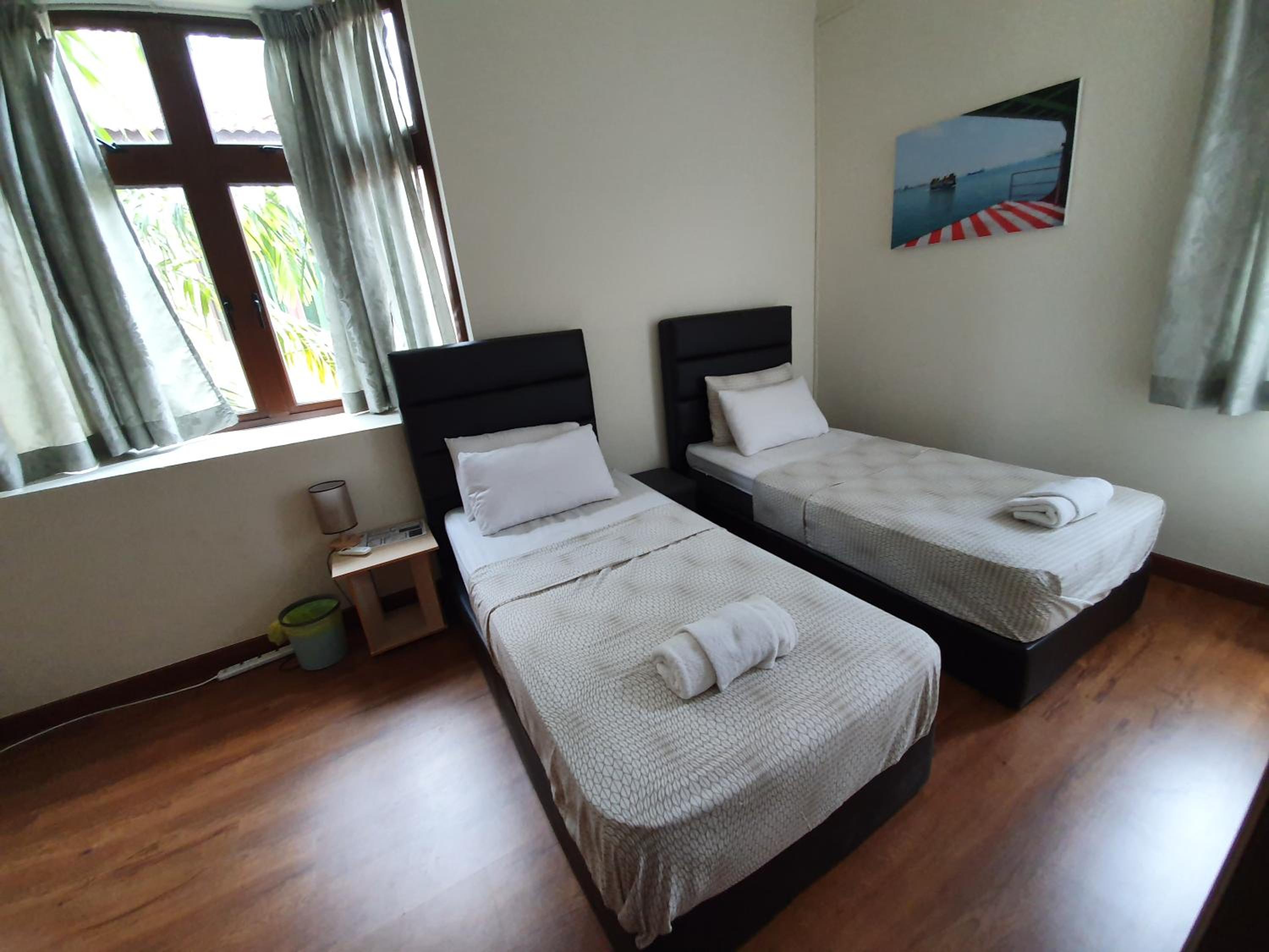 Double or Twin Room with Shared Bathroom photo 3