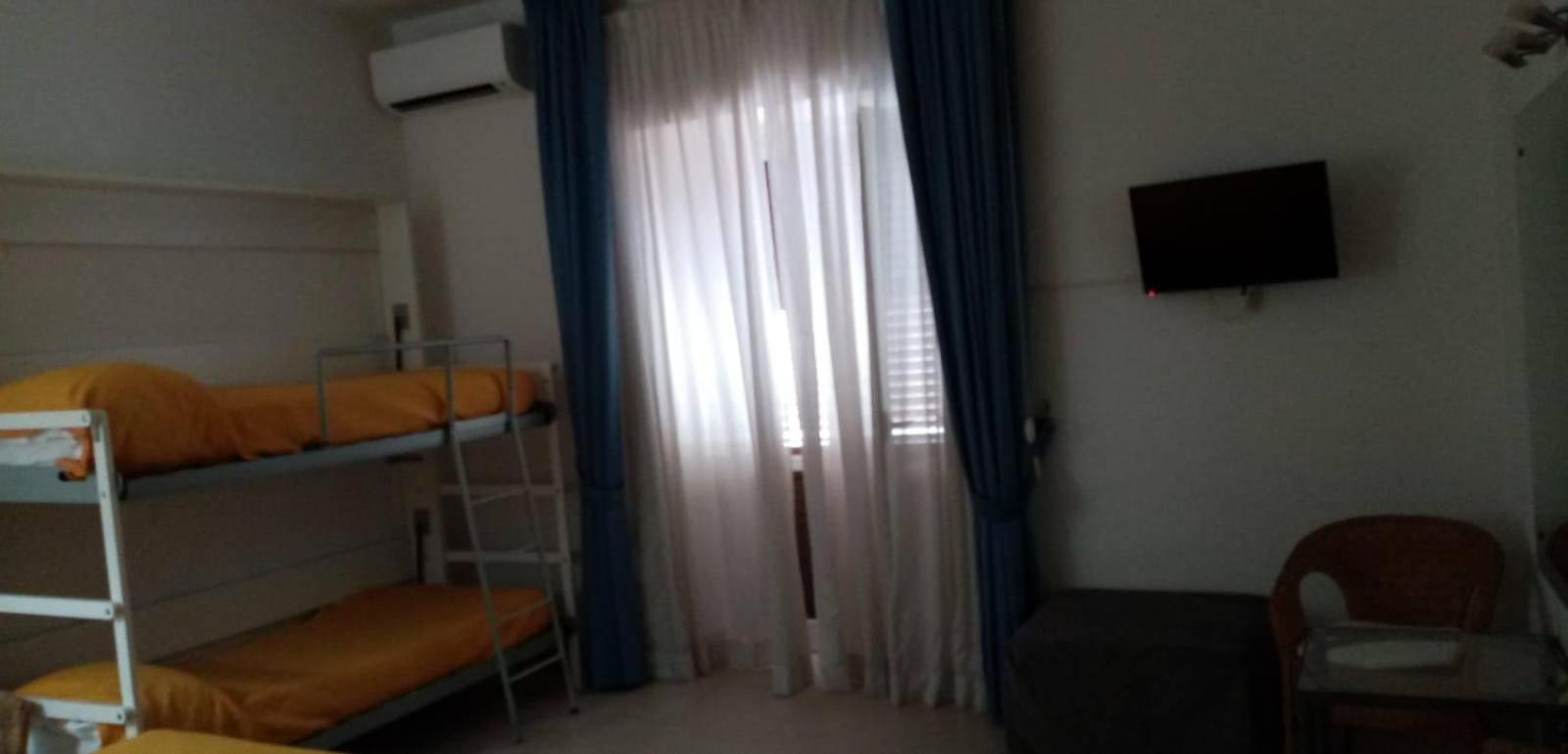 Quadruple Room - Photo 4
