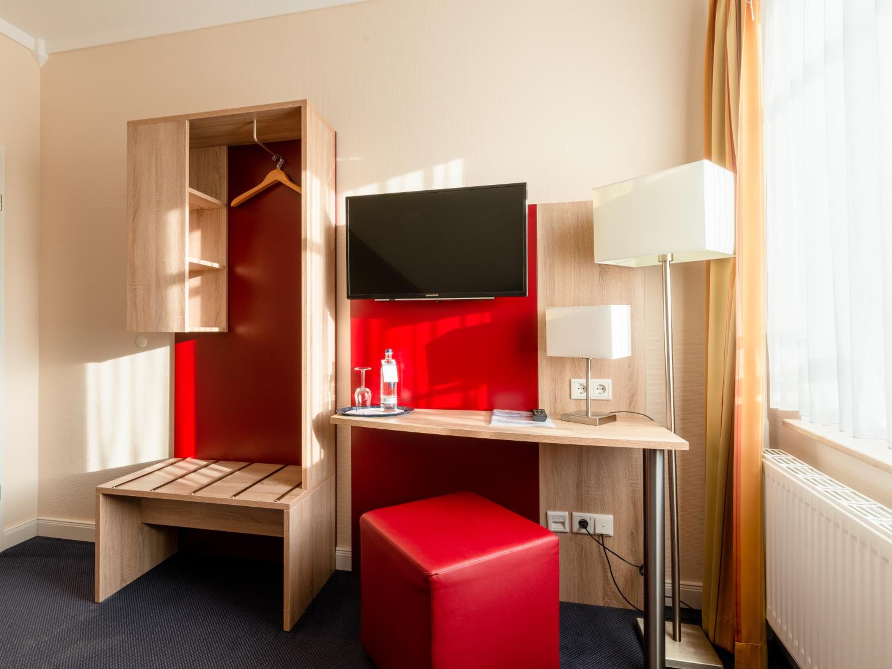 Superior Single Room thumbnail 5