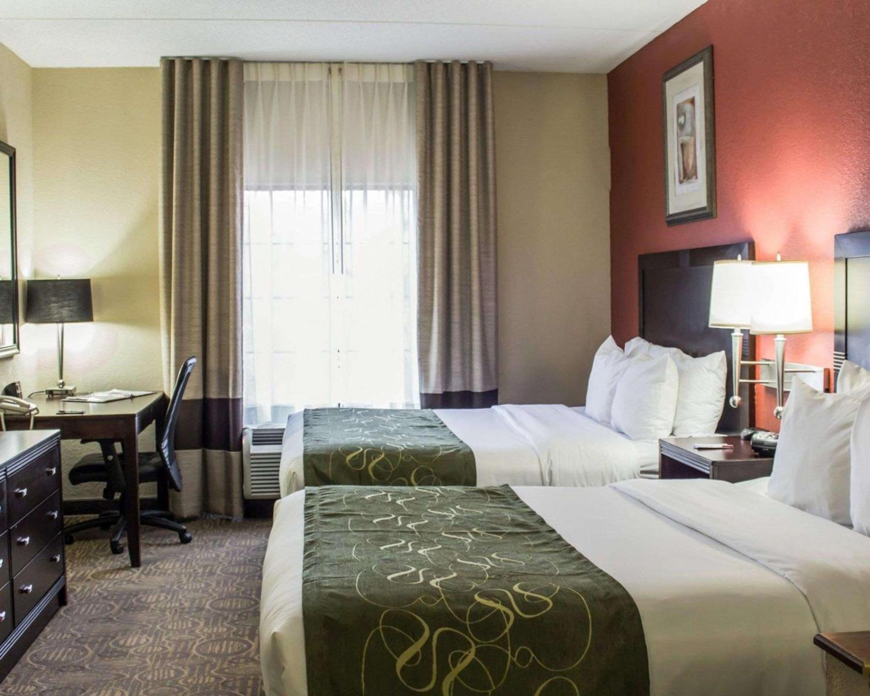 Queen Suite with Two Queen Beds - Non-Smoking - Photo 1