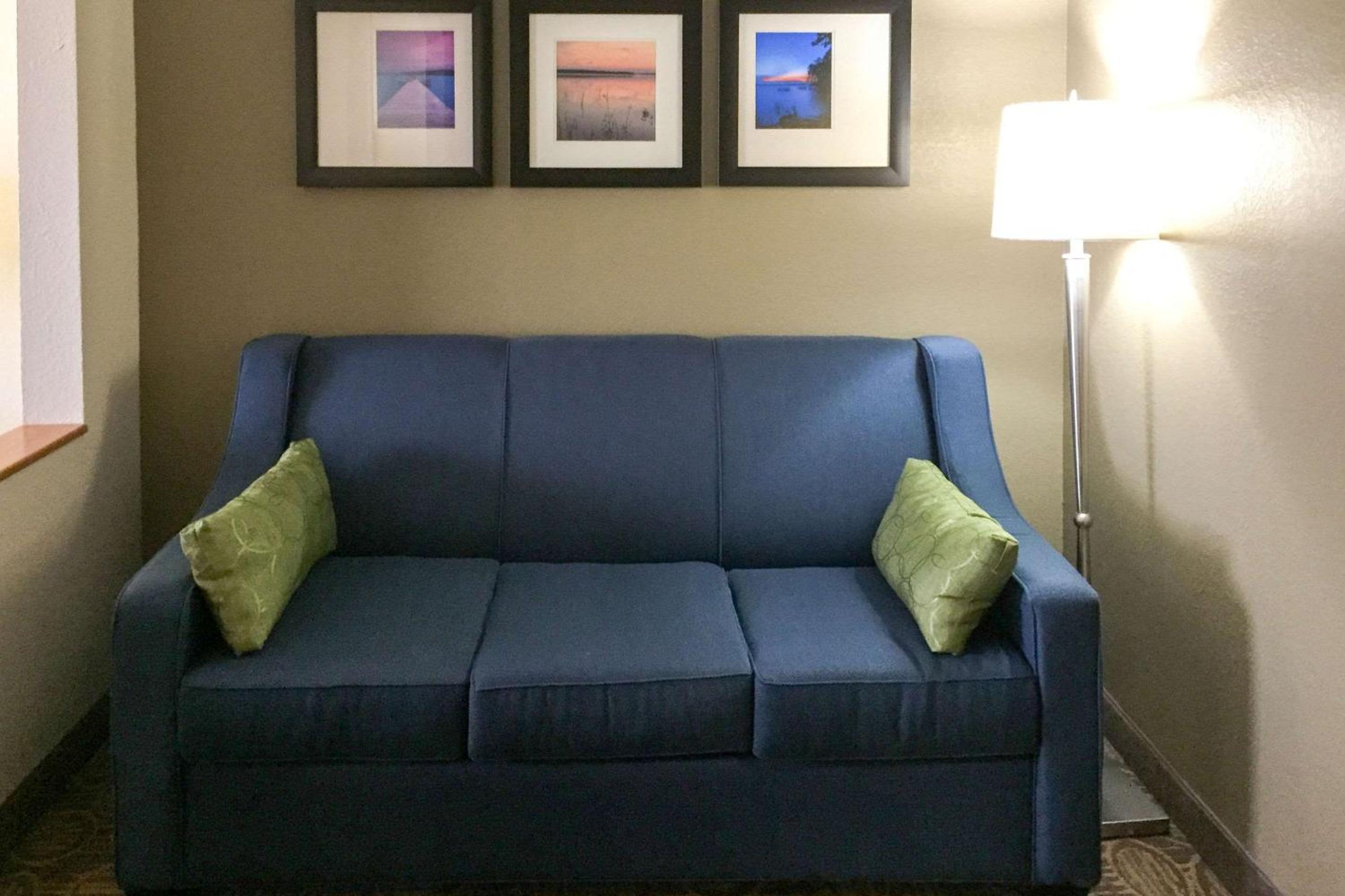 Standard King Suite - Non-Smoking - Photo 2