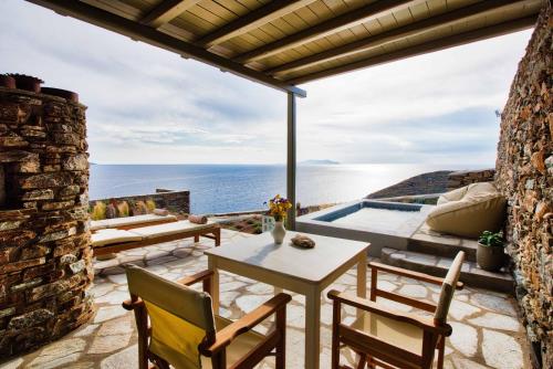 Cave Suite with Outdoor Tub