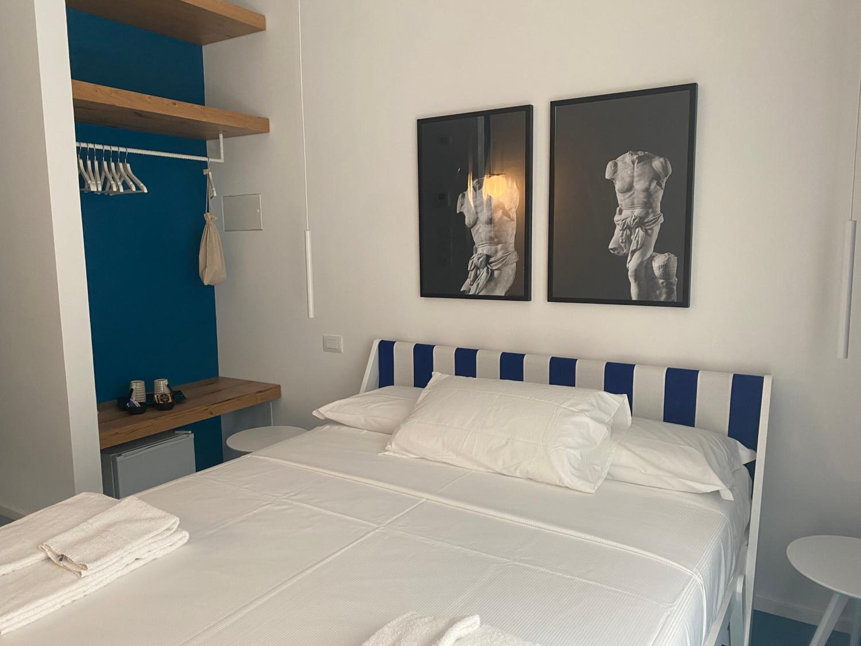 Deluxe Double Room with Balcony - Photo 20