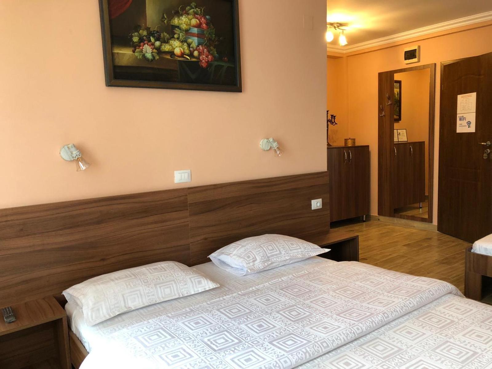 Comfort Triple Room with Shower - Photo 7