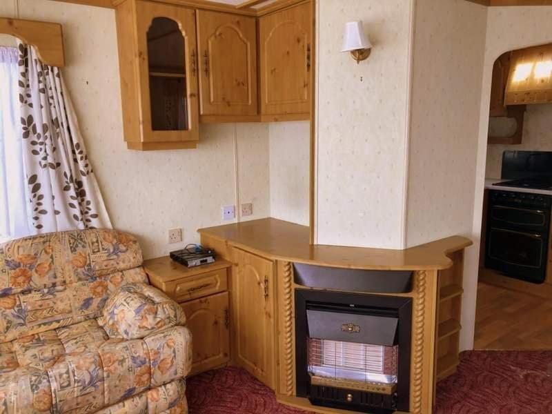 Two-Bedroom House - Photo 4