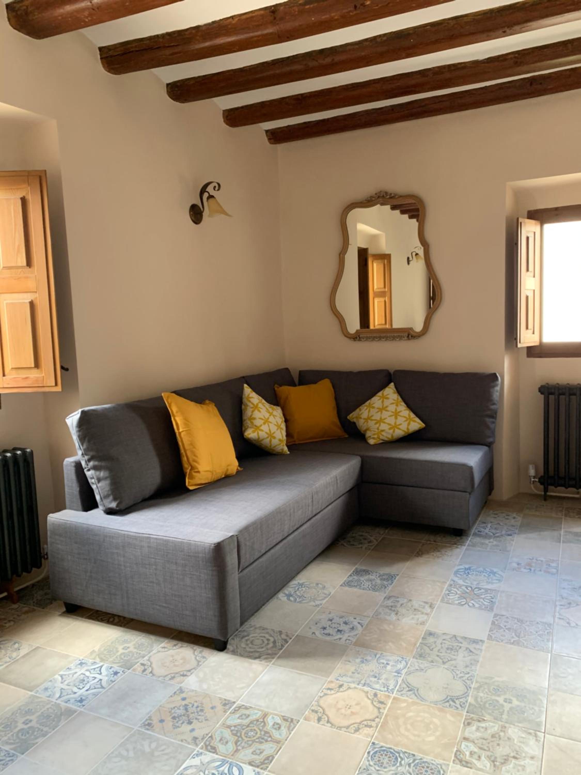 Family Suite with Balcony - Photo 8