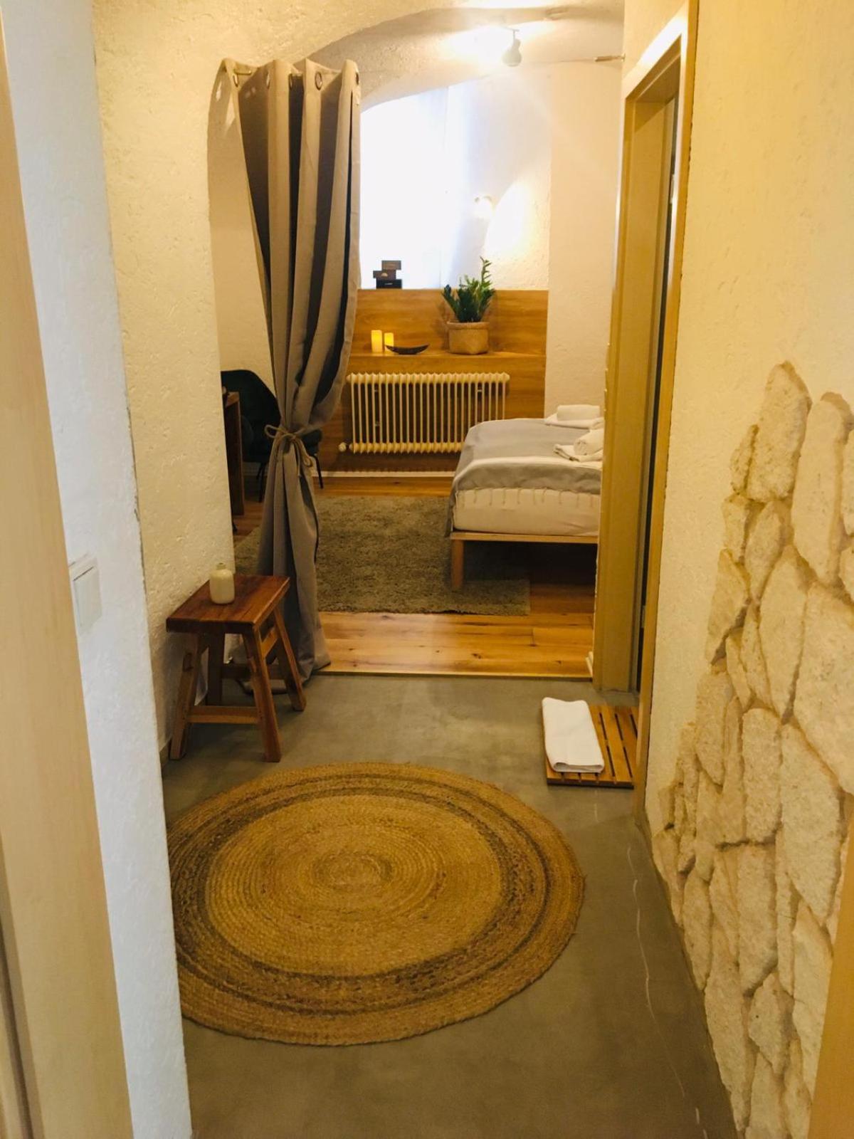 Budget Double Room - Photo 6