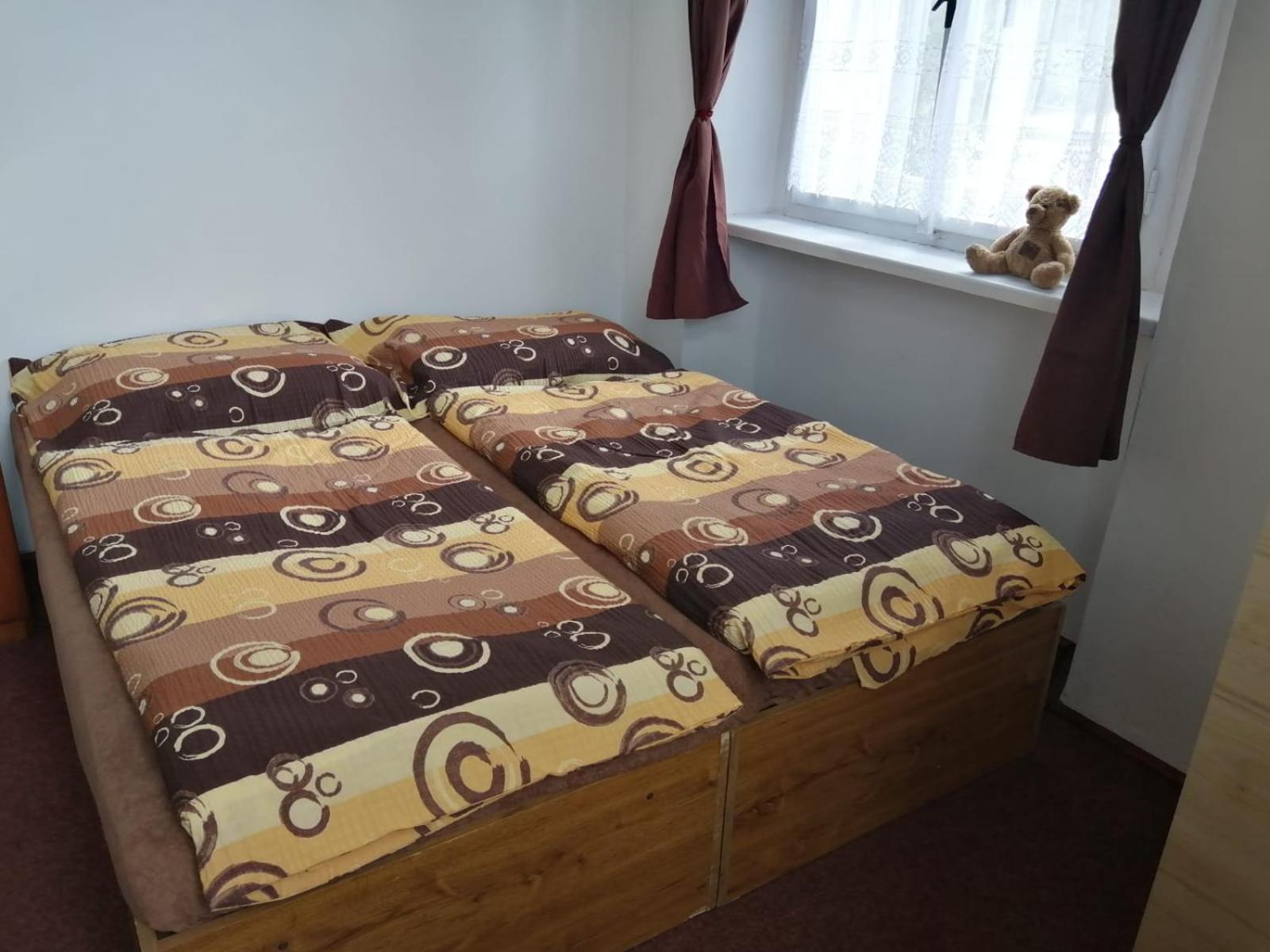 Quadruple Room with Shared Bathroom photo 2