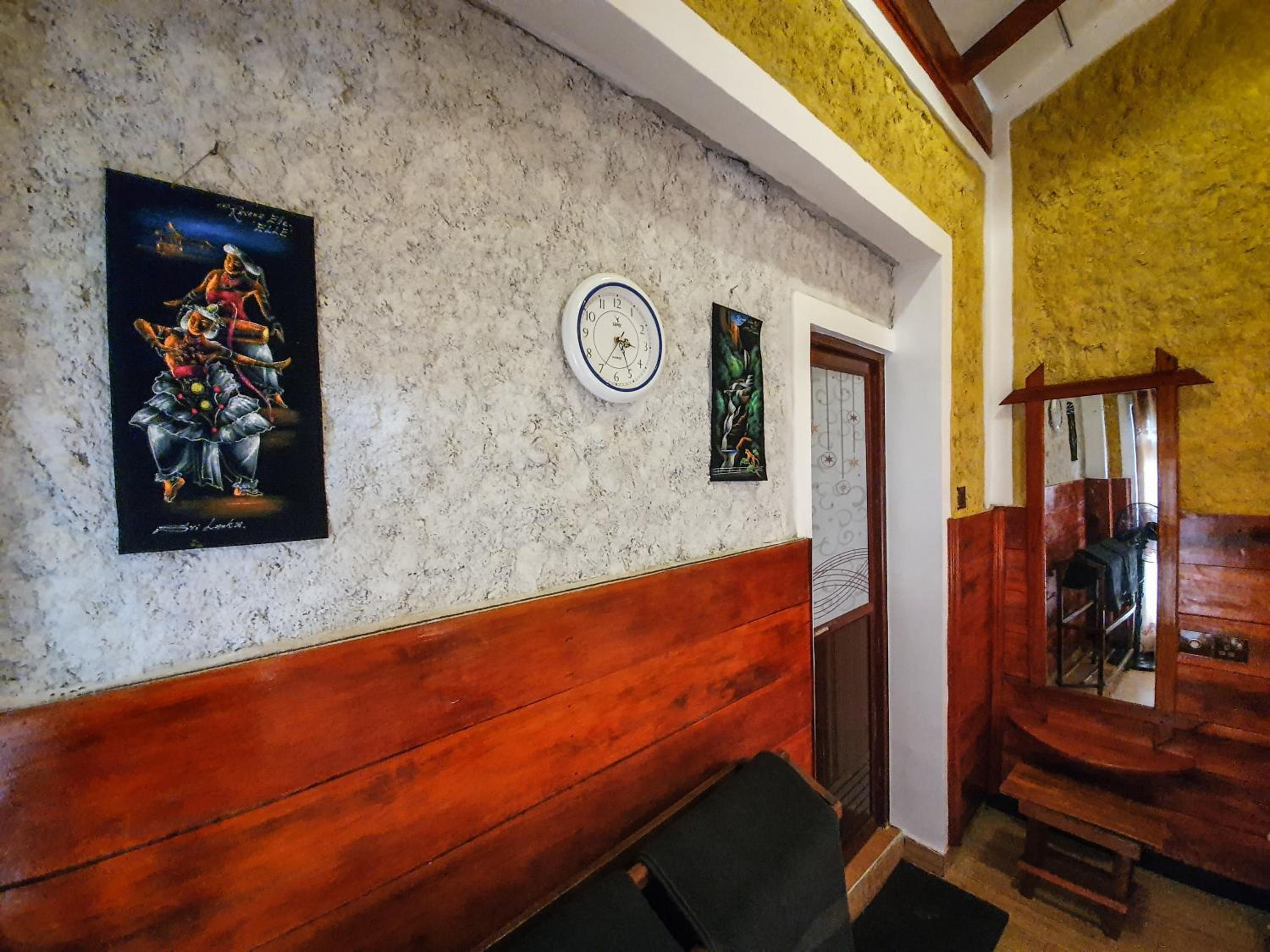 Family Room with Mountain View photo 1