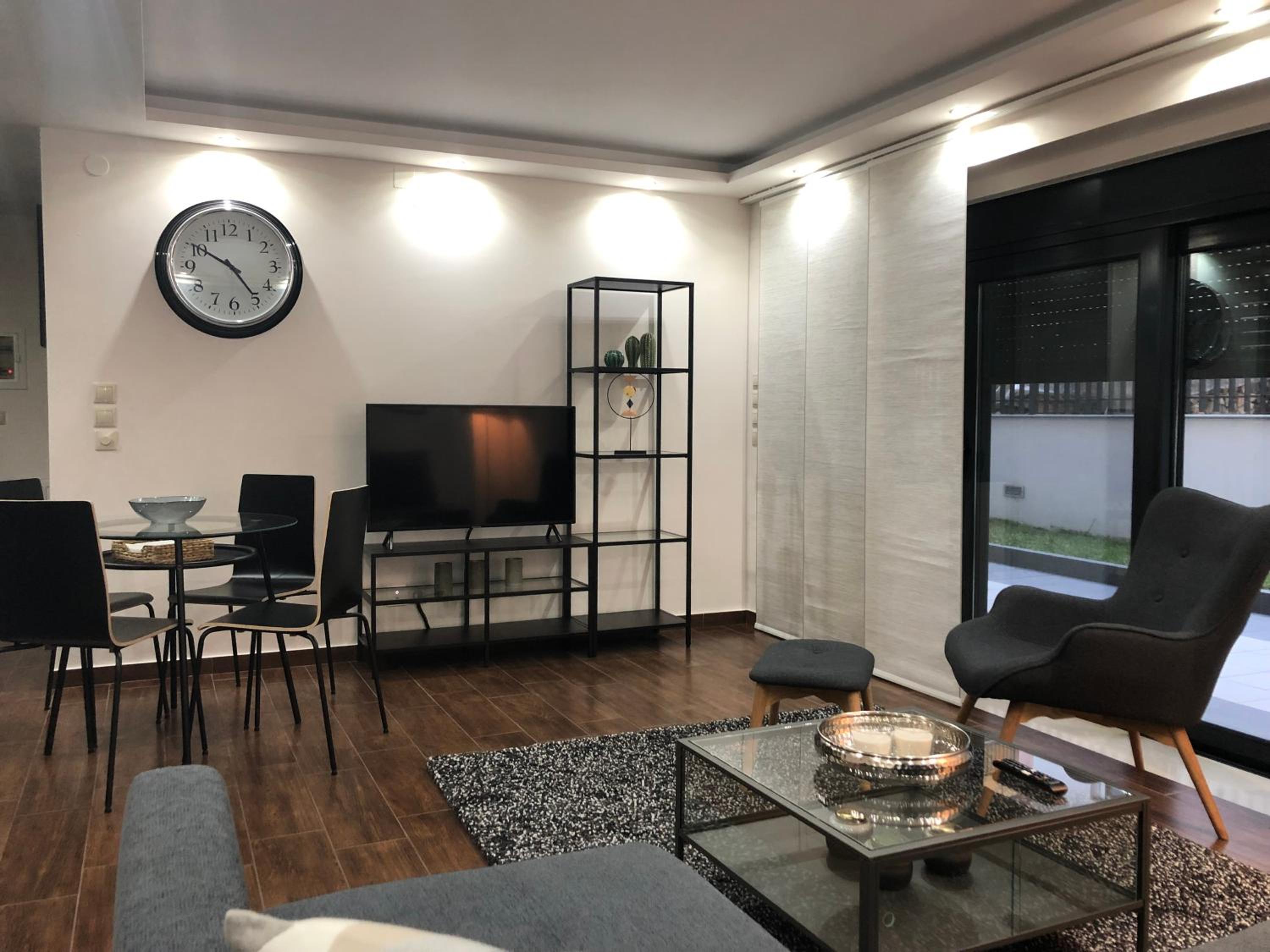 Apartment with Garden View