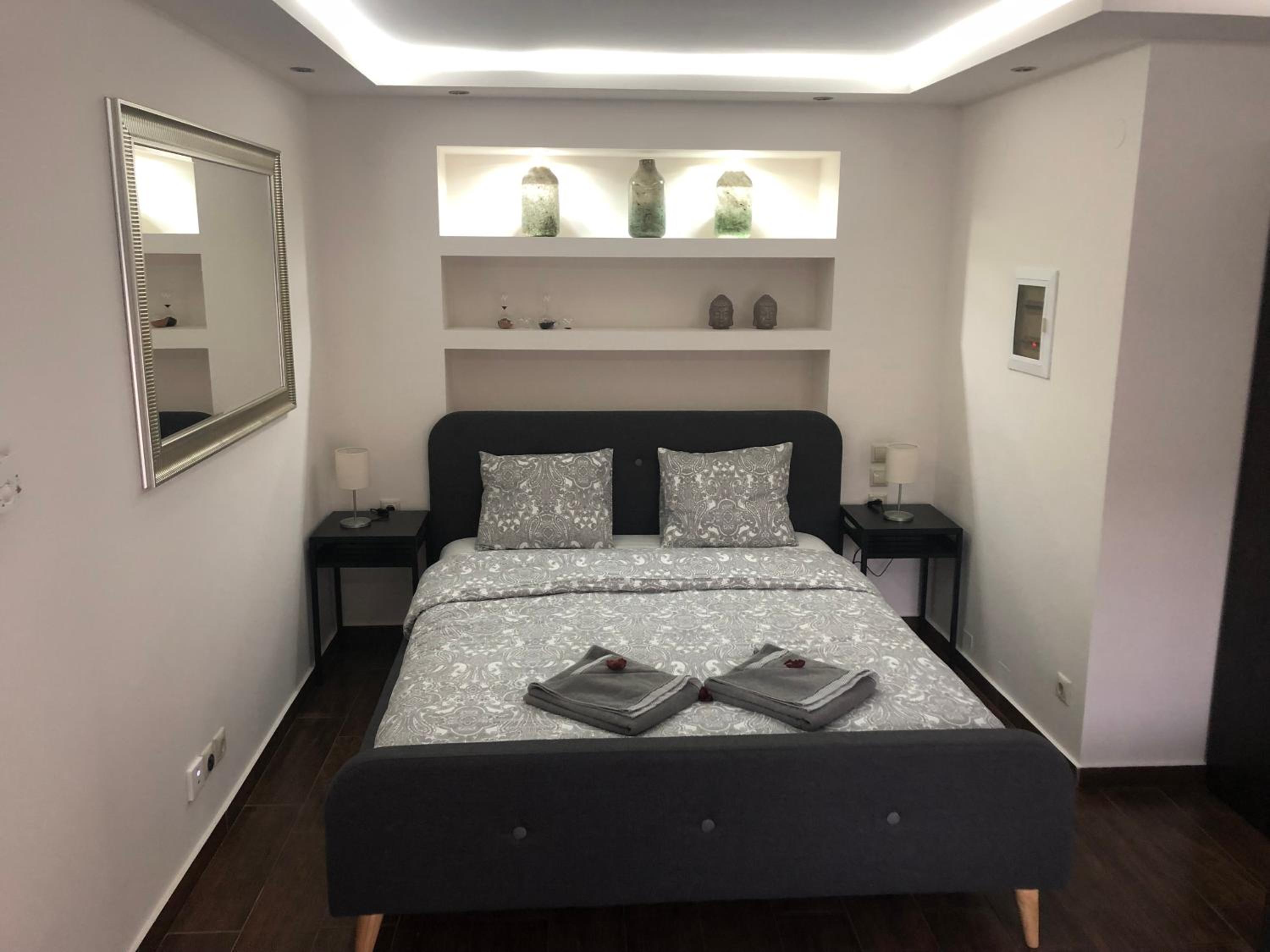 Studio Apartment - Photo 20