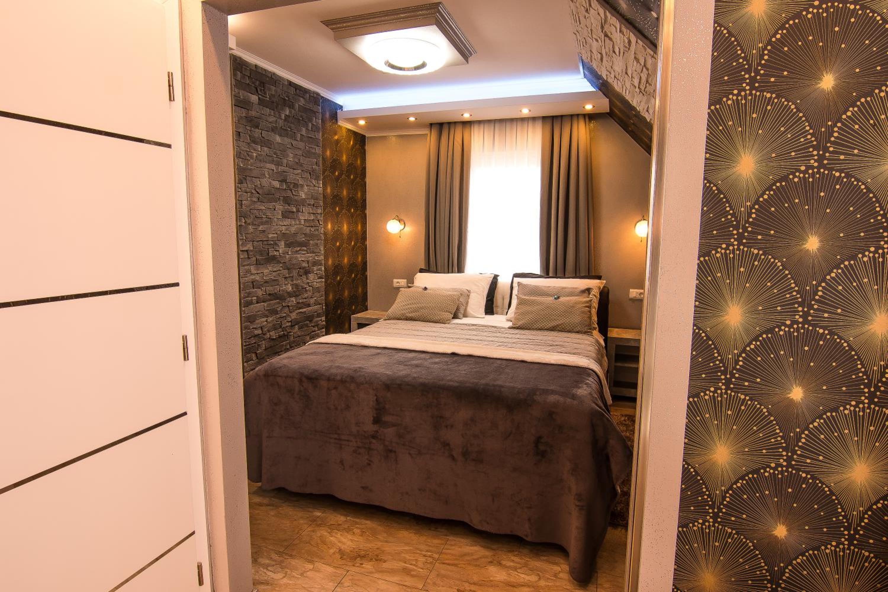 Comfort Triple Room with Shower - Photo 1