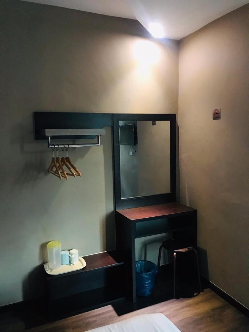 Standard Double Room - Photo 6