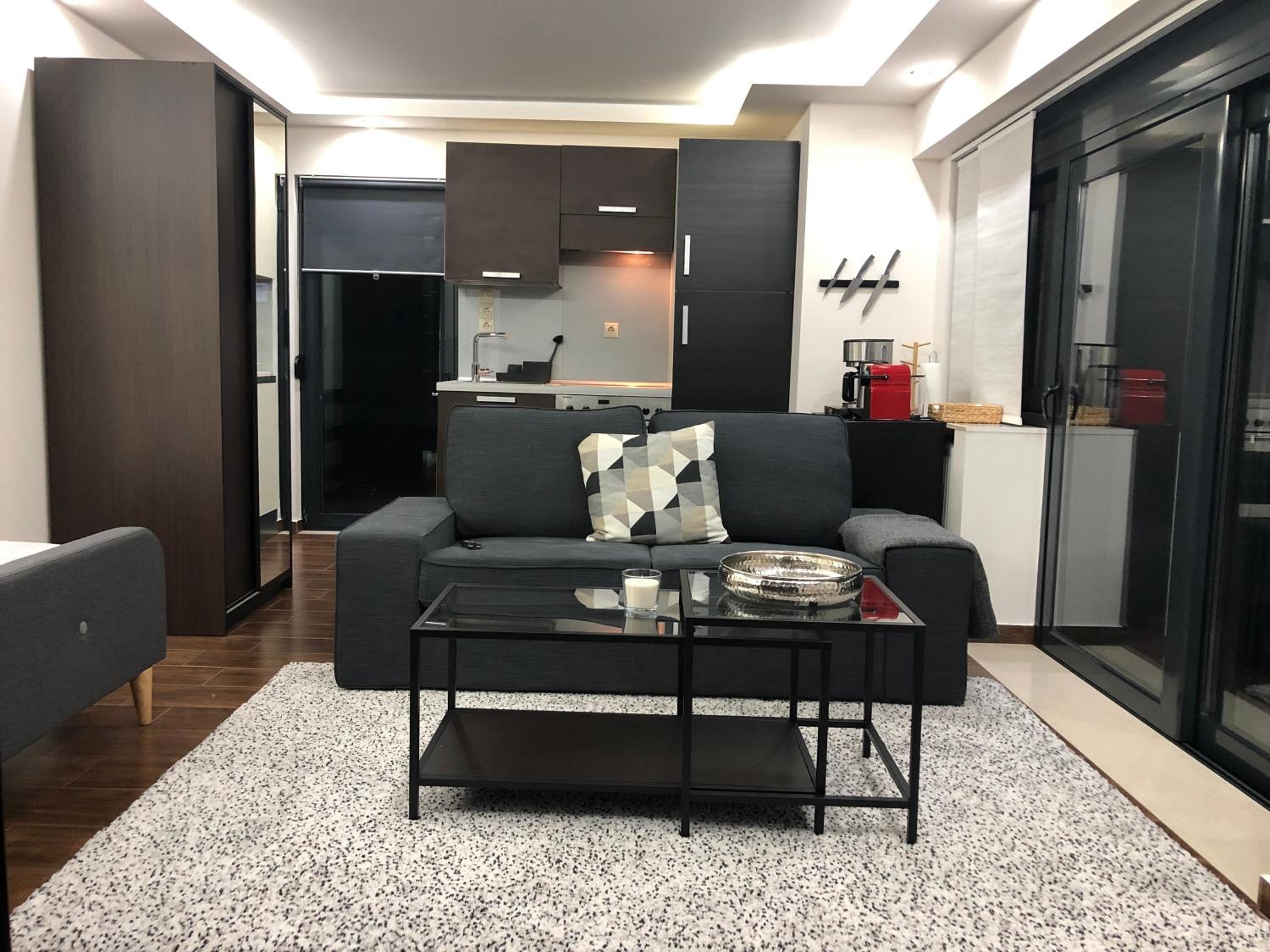 Studio Apartment - Photo 24