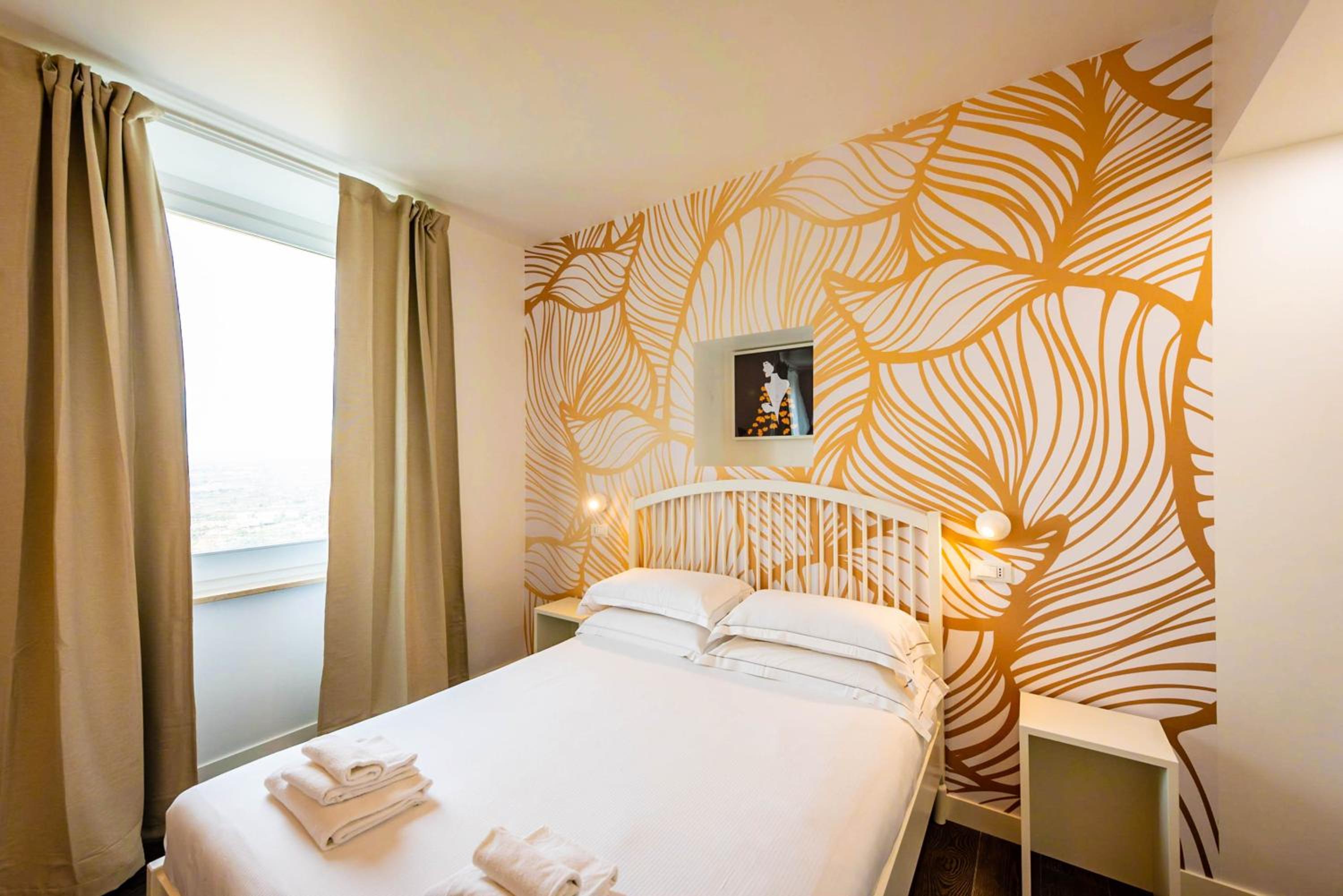 Suite with Spa Bath - Photo 1