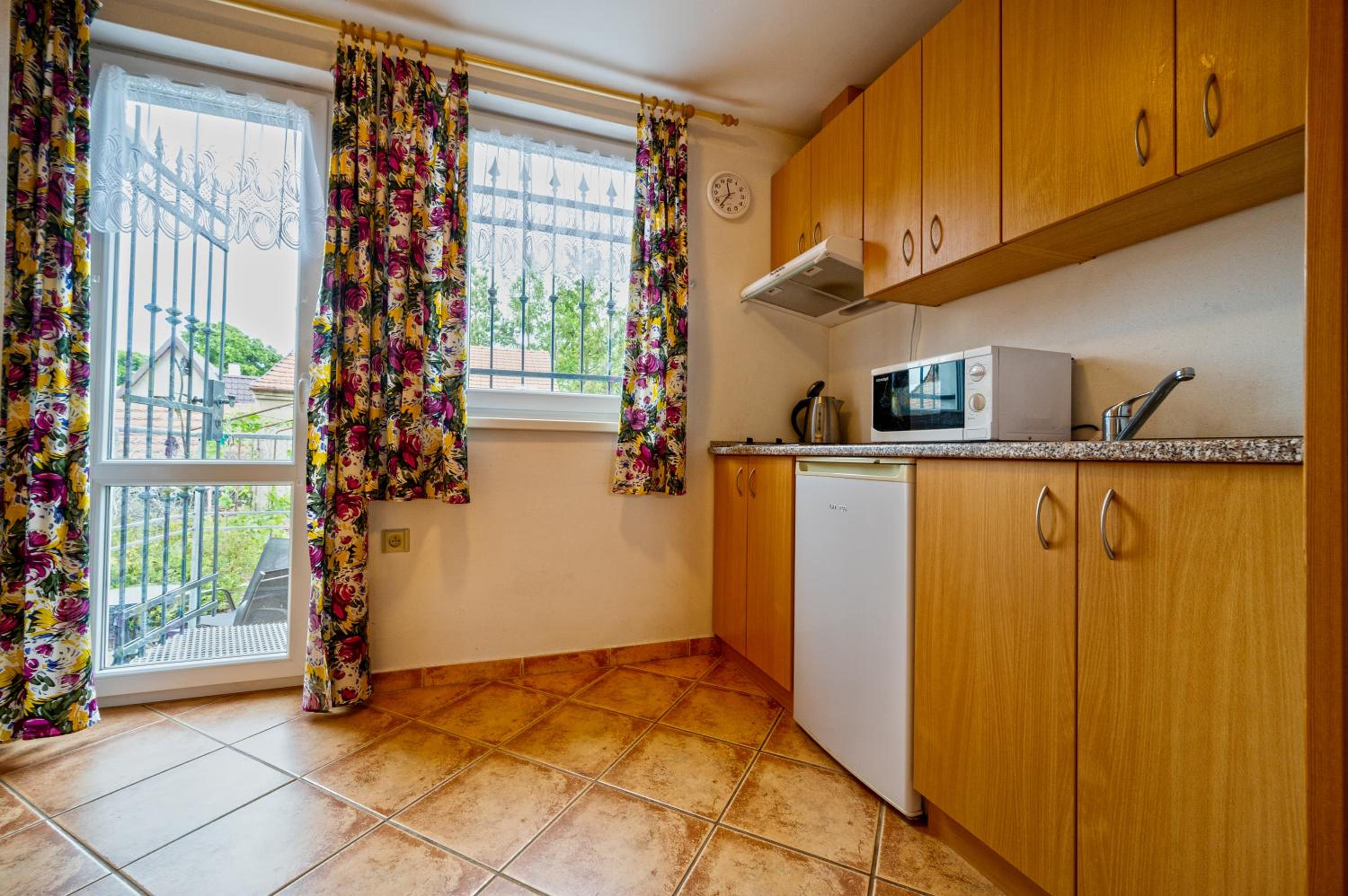 Two-Bedroom Apartment with Terrace - Annex photo 3