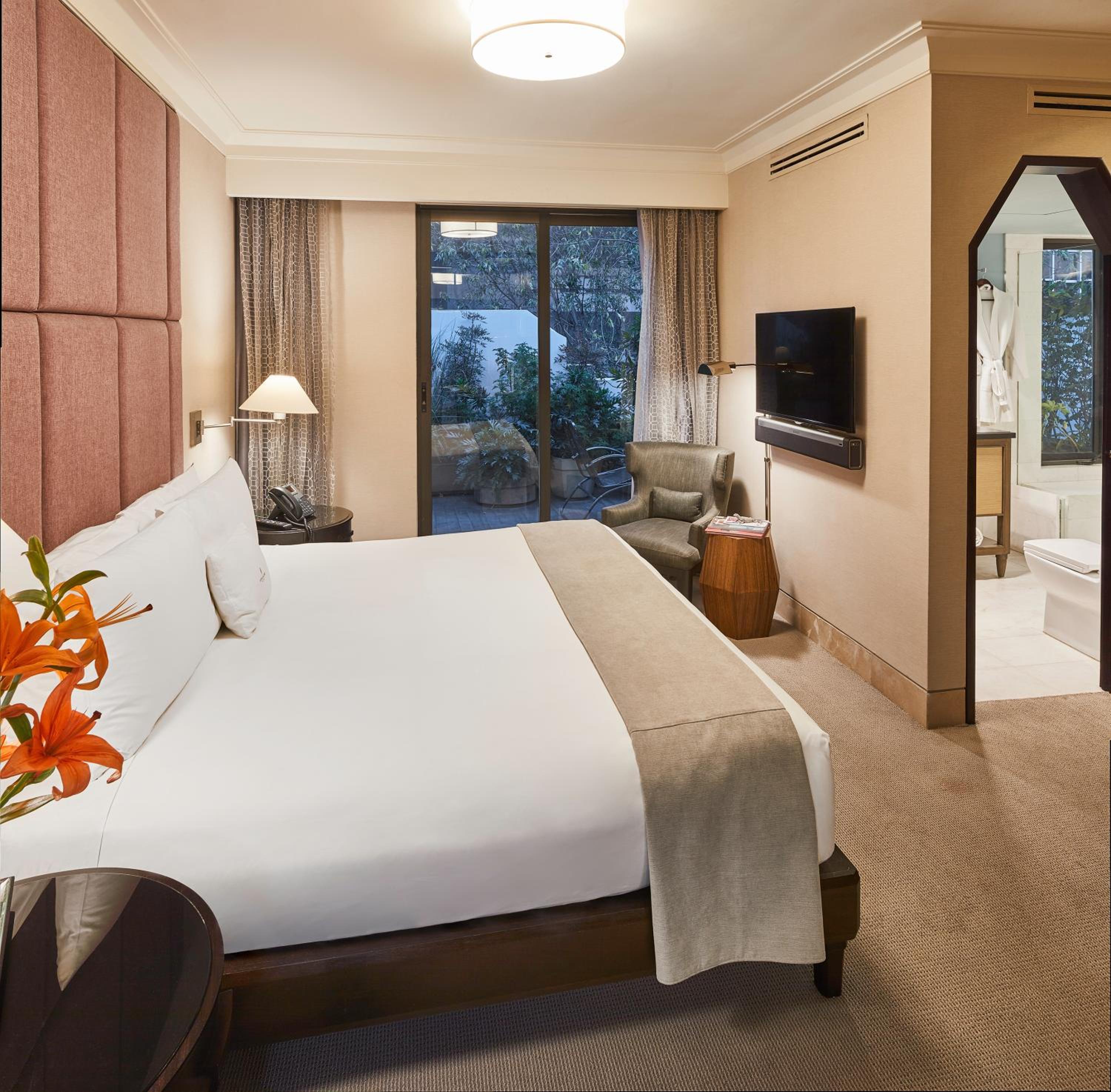 Superior King Room - Photo 1
