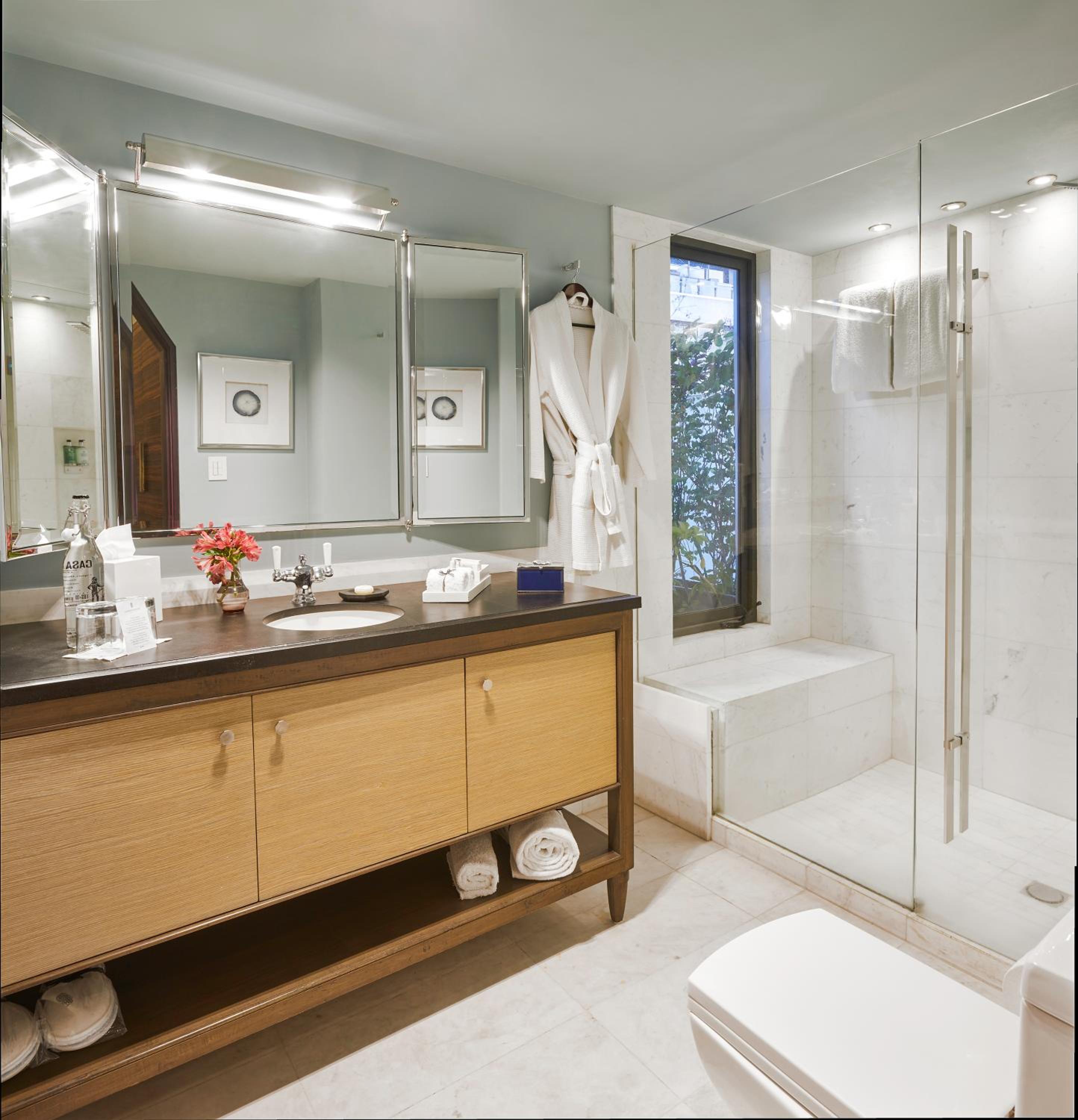 Superior King Room - Photo 3