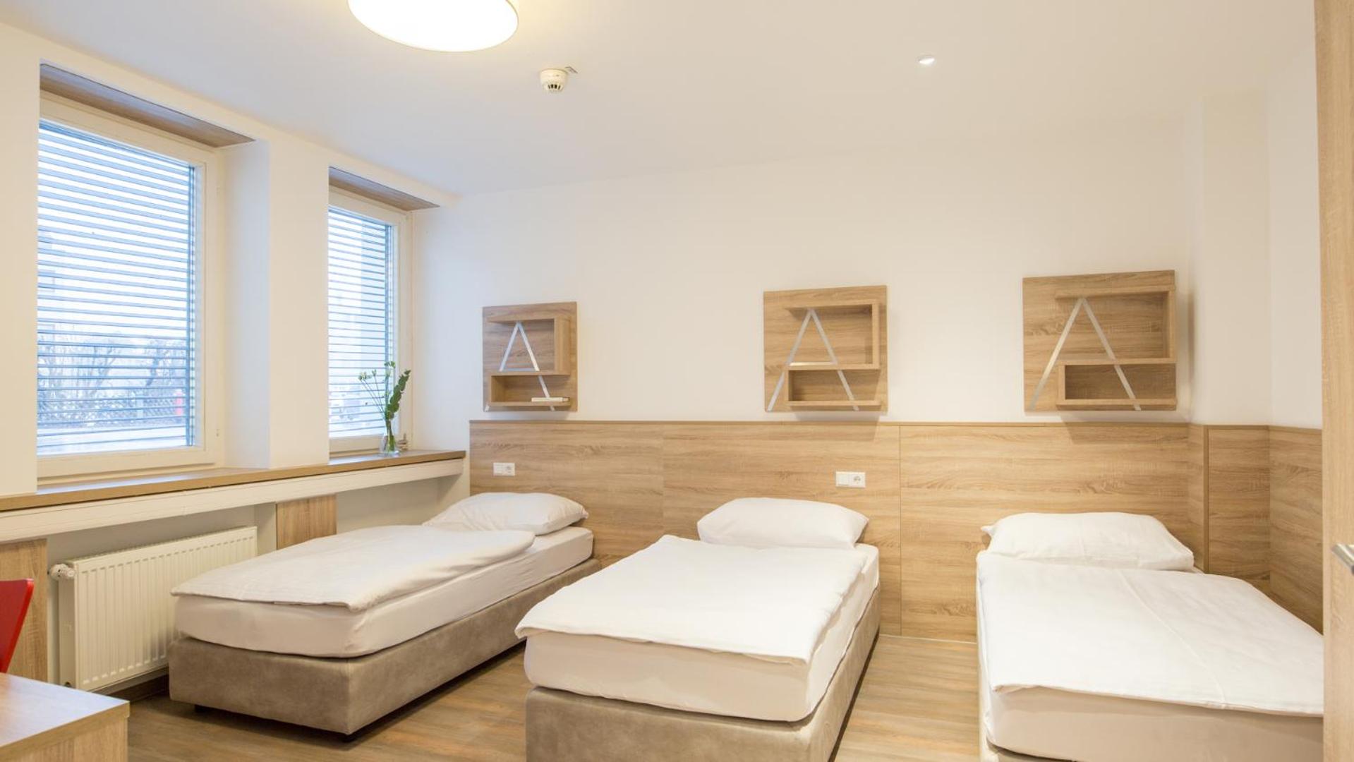 Standard Twin Room - Photo 5