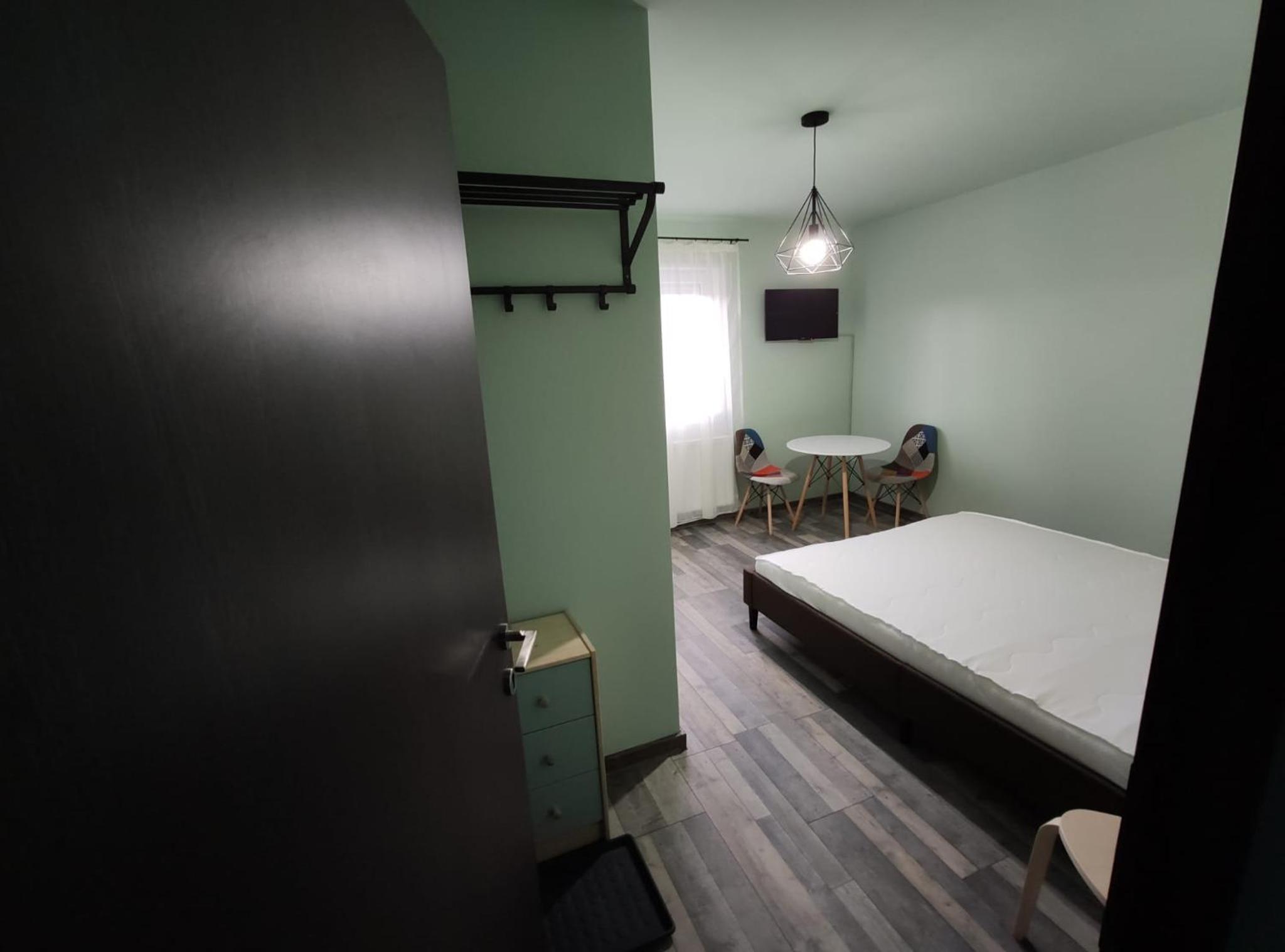 Double Room with Private Bathroom - Photo 4