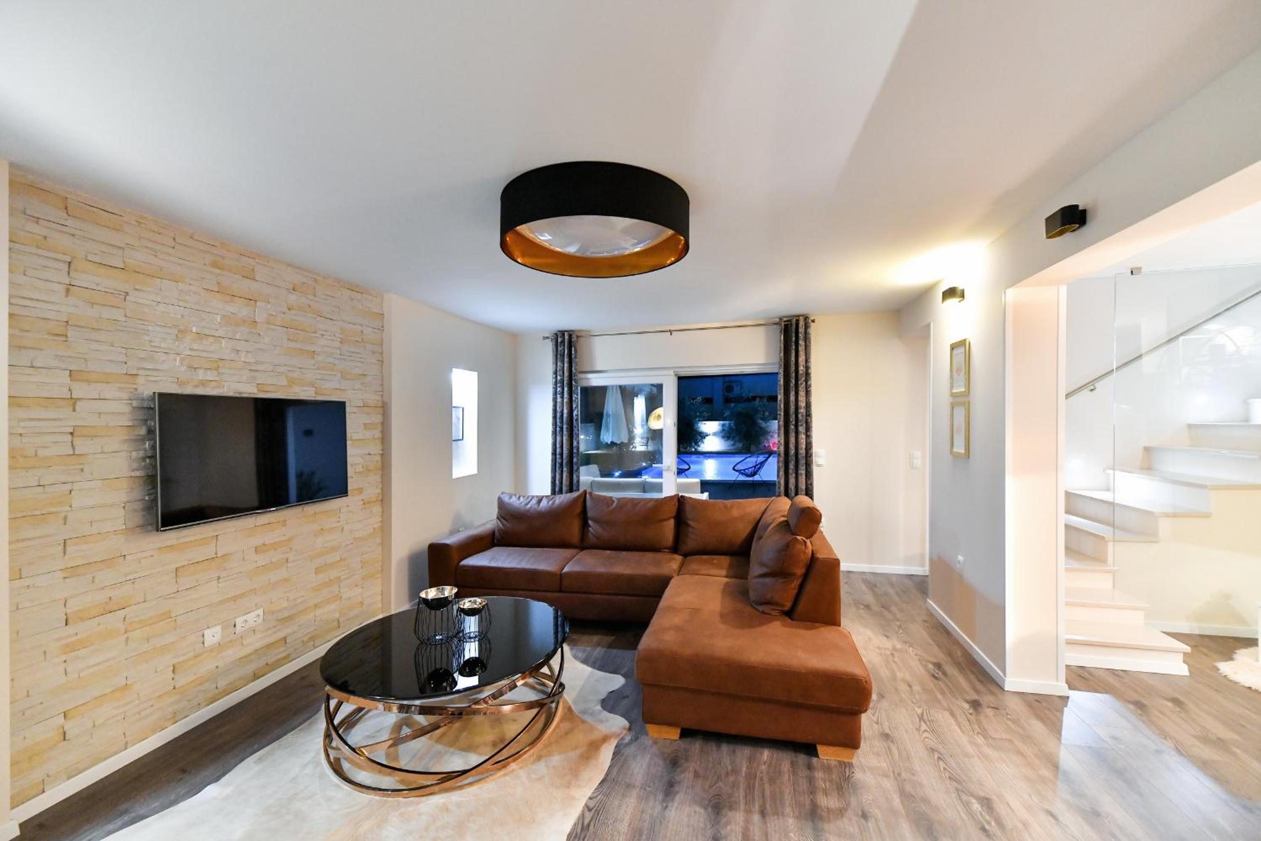 Villa photo 1