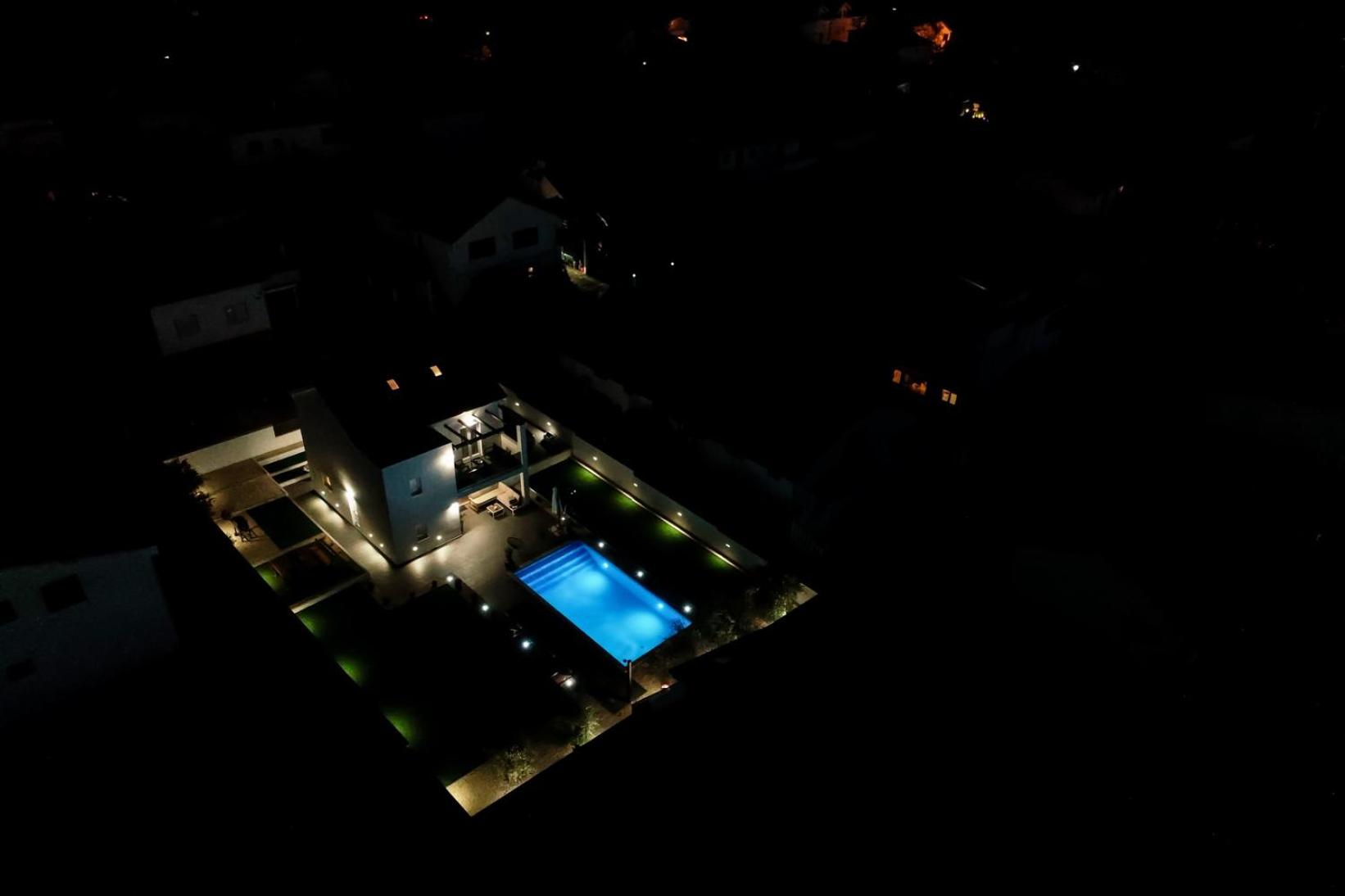 Villa photo 2