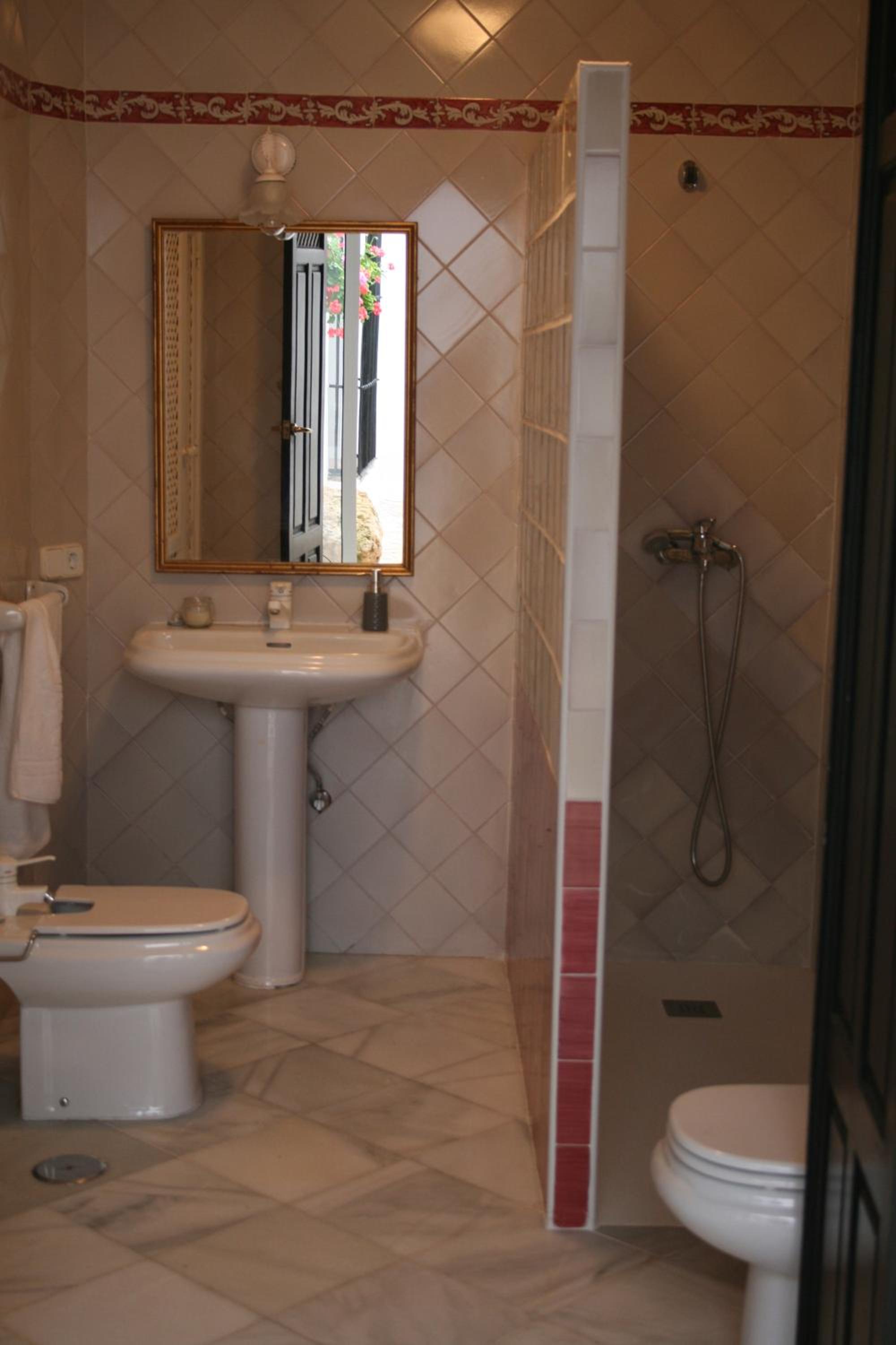 Three-Bedroom House - Photo 14
