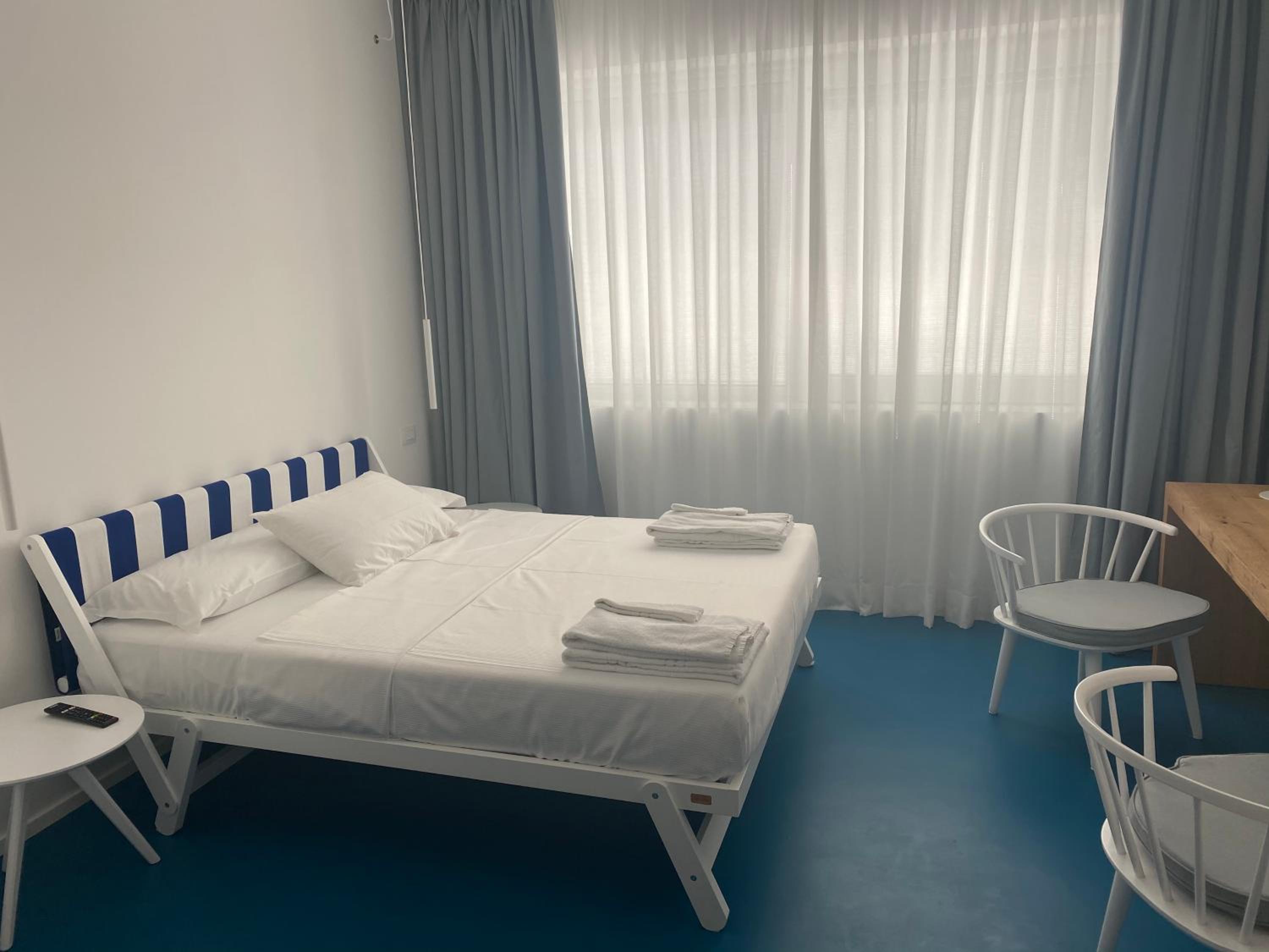 Deluxe Double Room with Side Sea View - Photo 15
