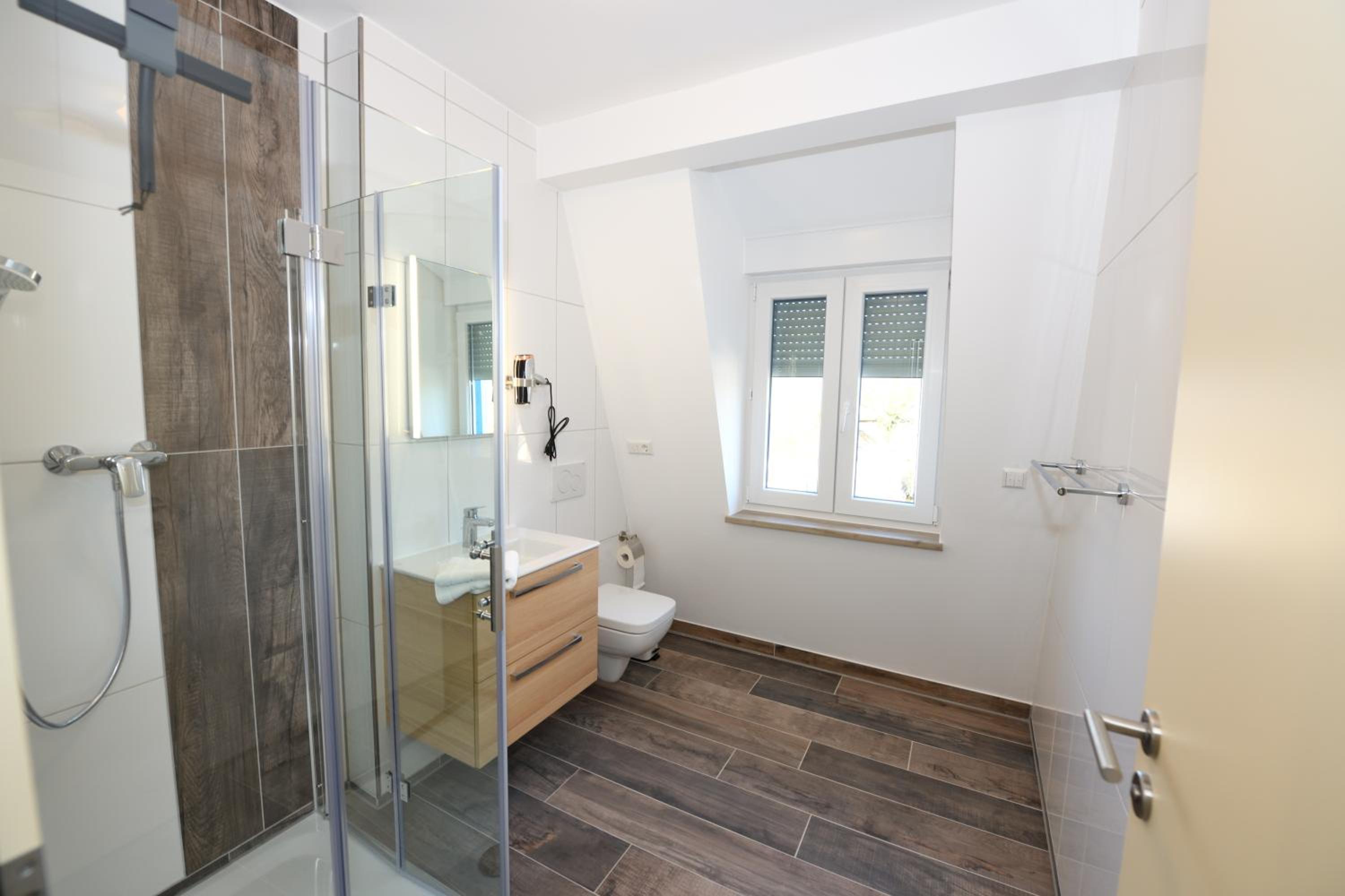 Double Room - Photo 12