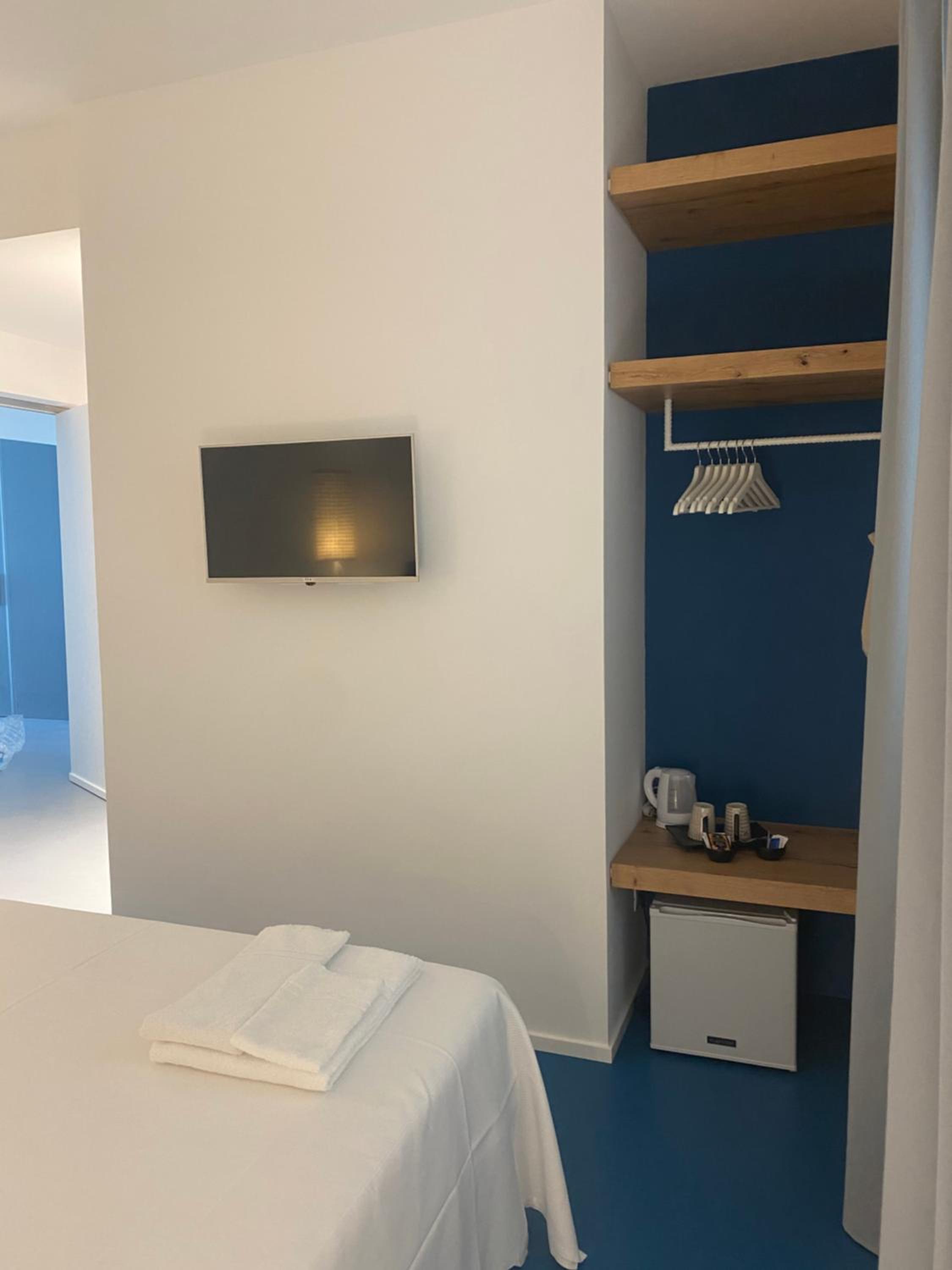 Deluxe Double Room - Photo 16