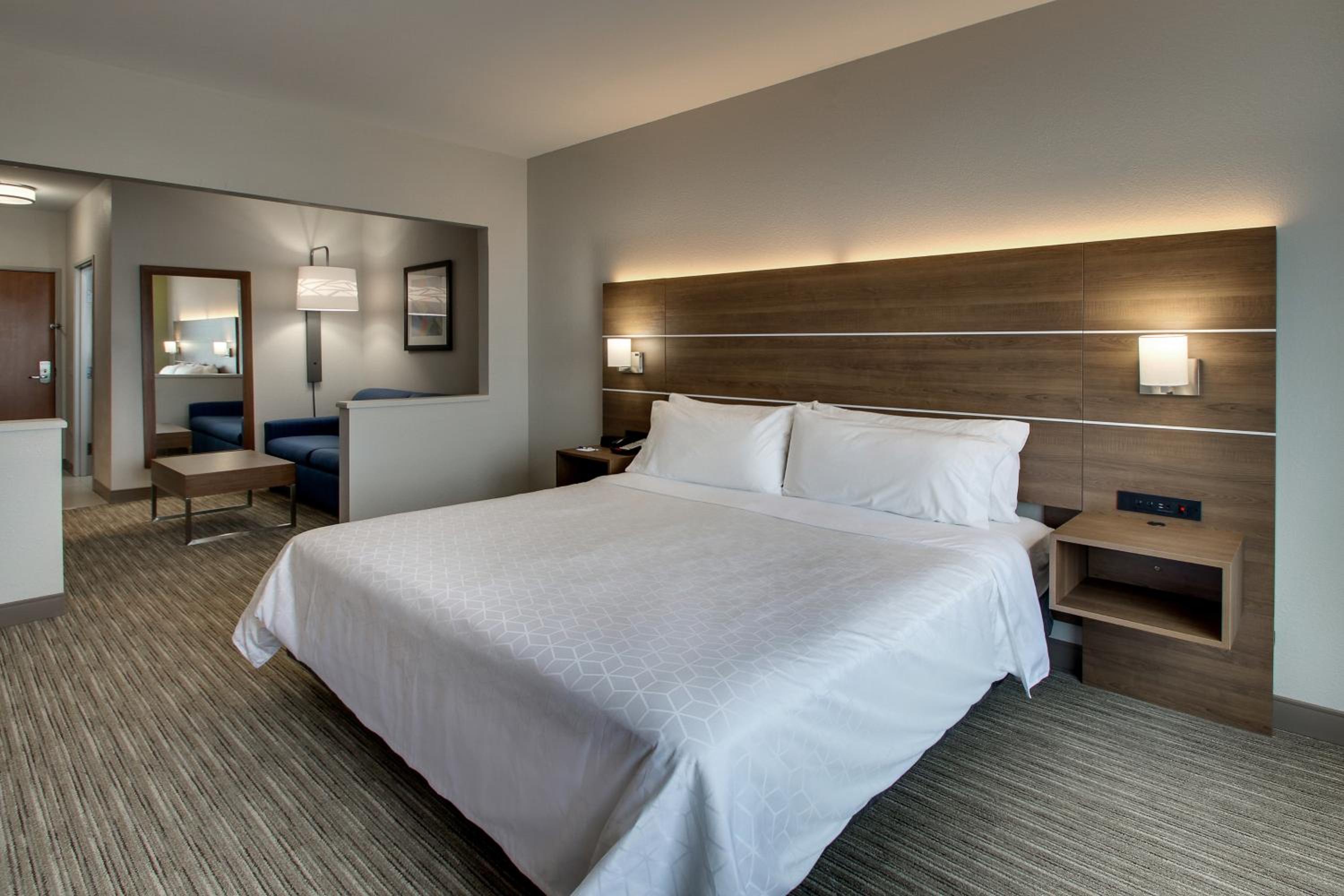 King Suite - Photo 1