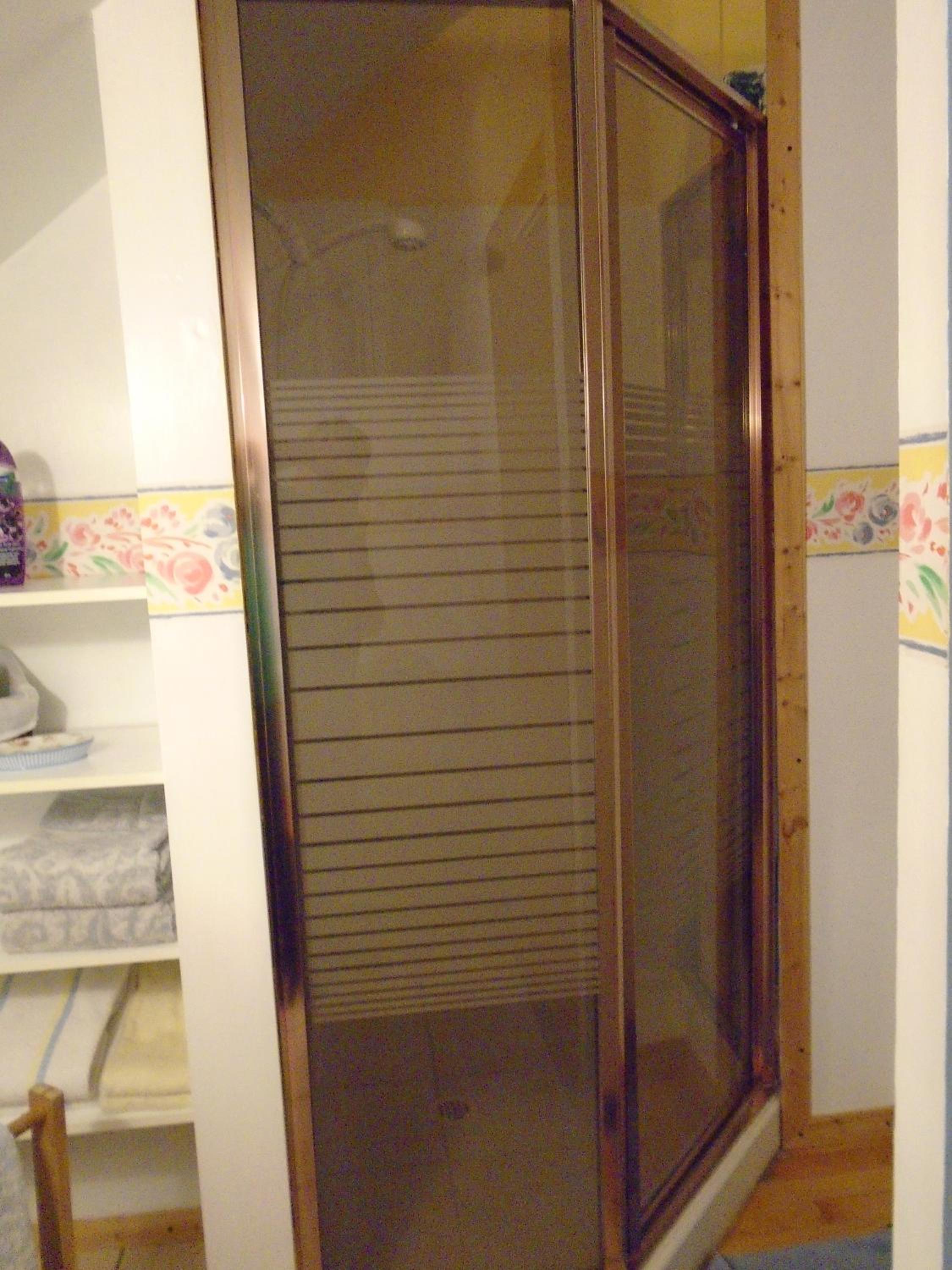 Queen Room photo 2